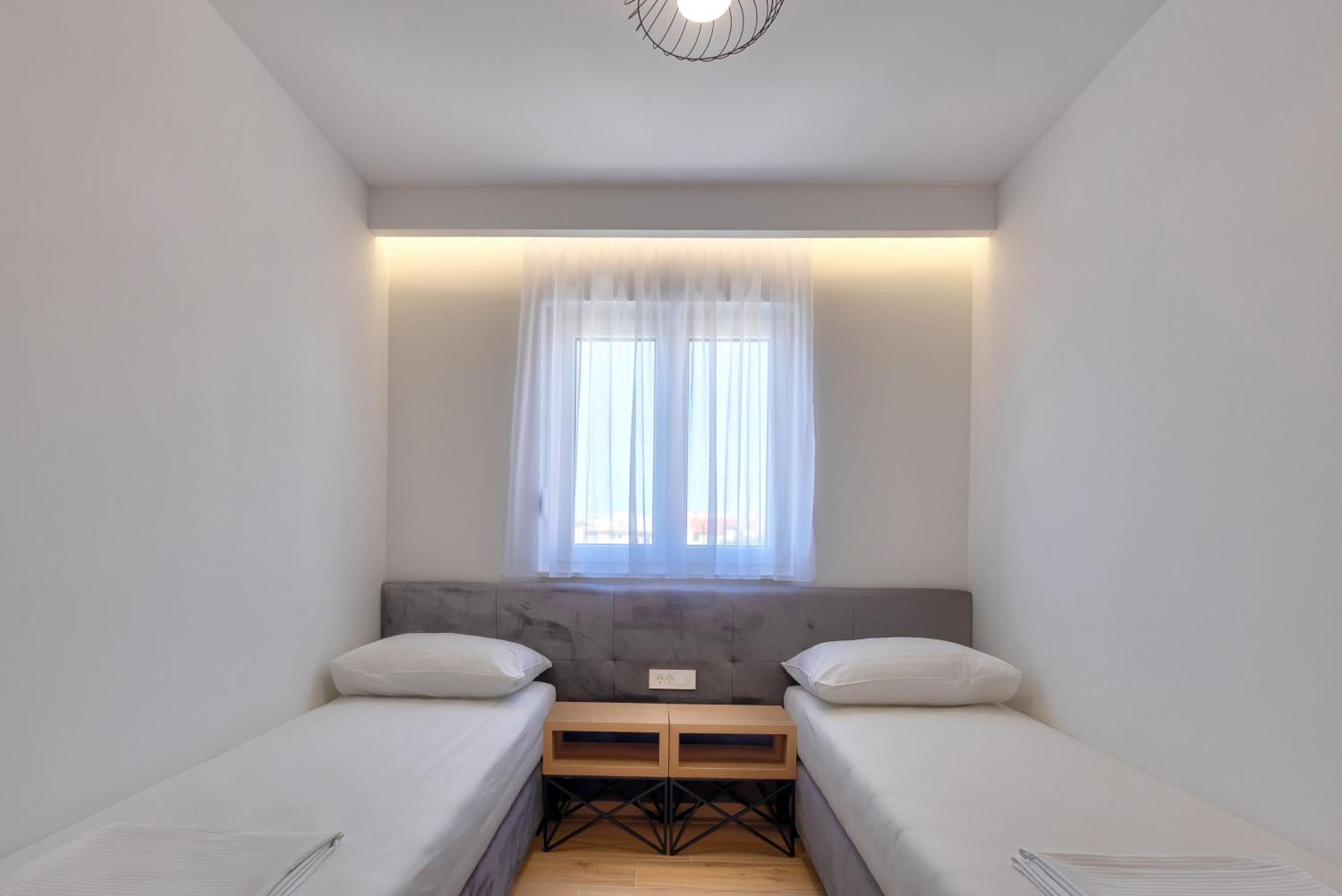 Apartment - Ground Floor - Photo 1