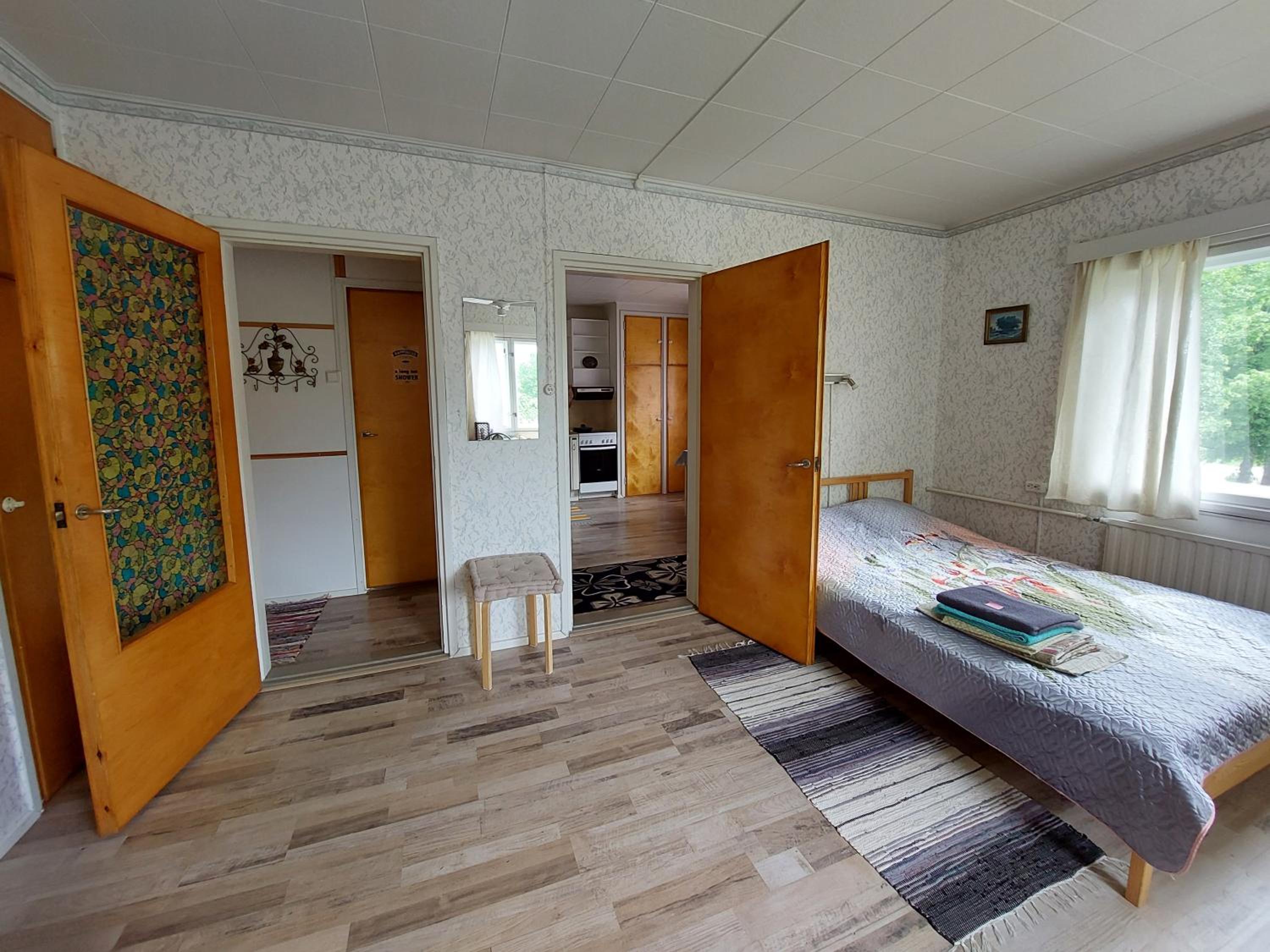 One-Bedroom Apartment - Photo 4
