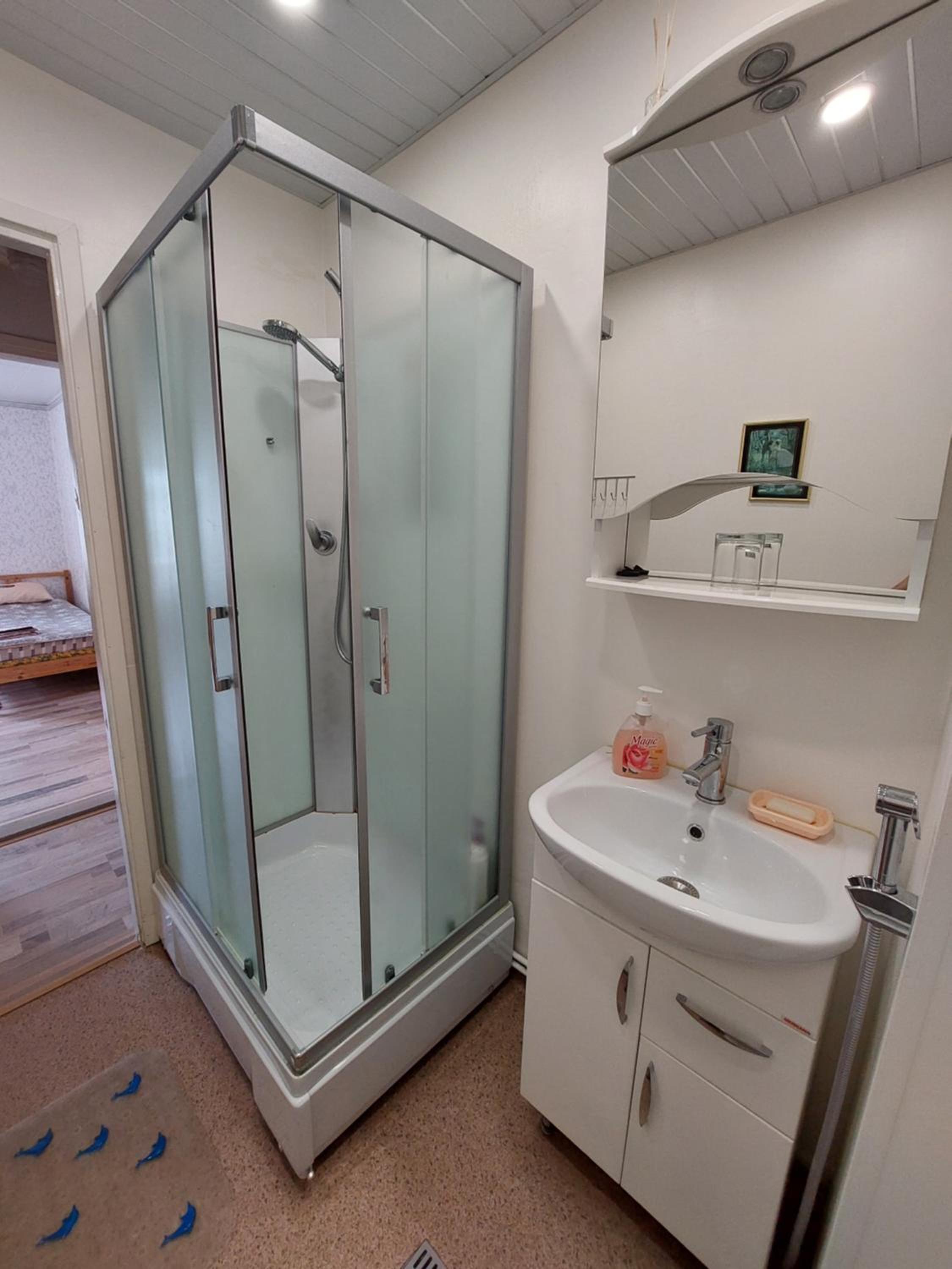 One-Bedroom Apartment - Photo 6