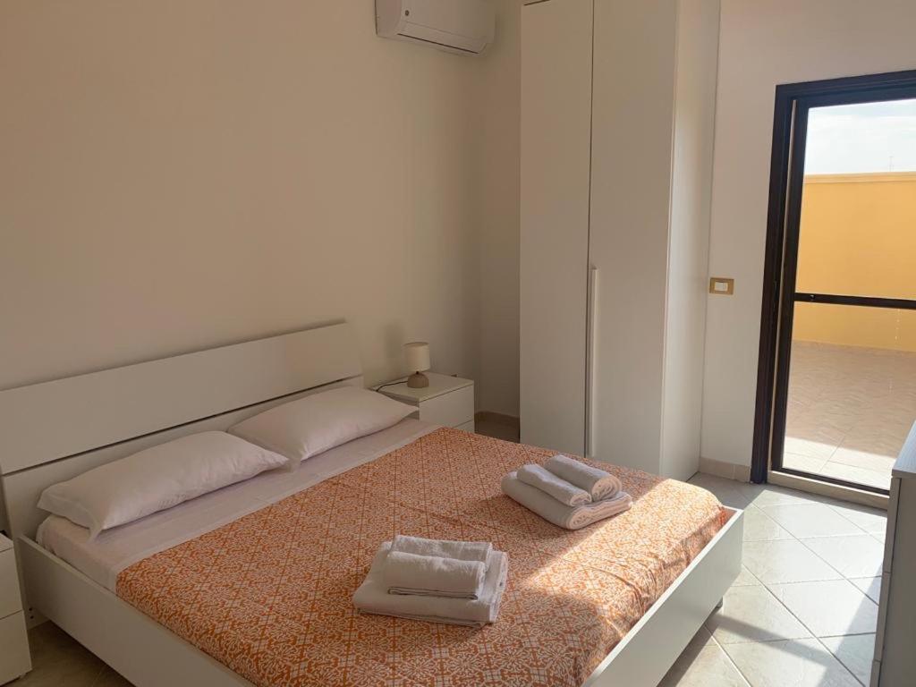 Three-Bedroom House photo 3