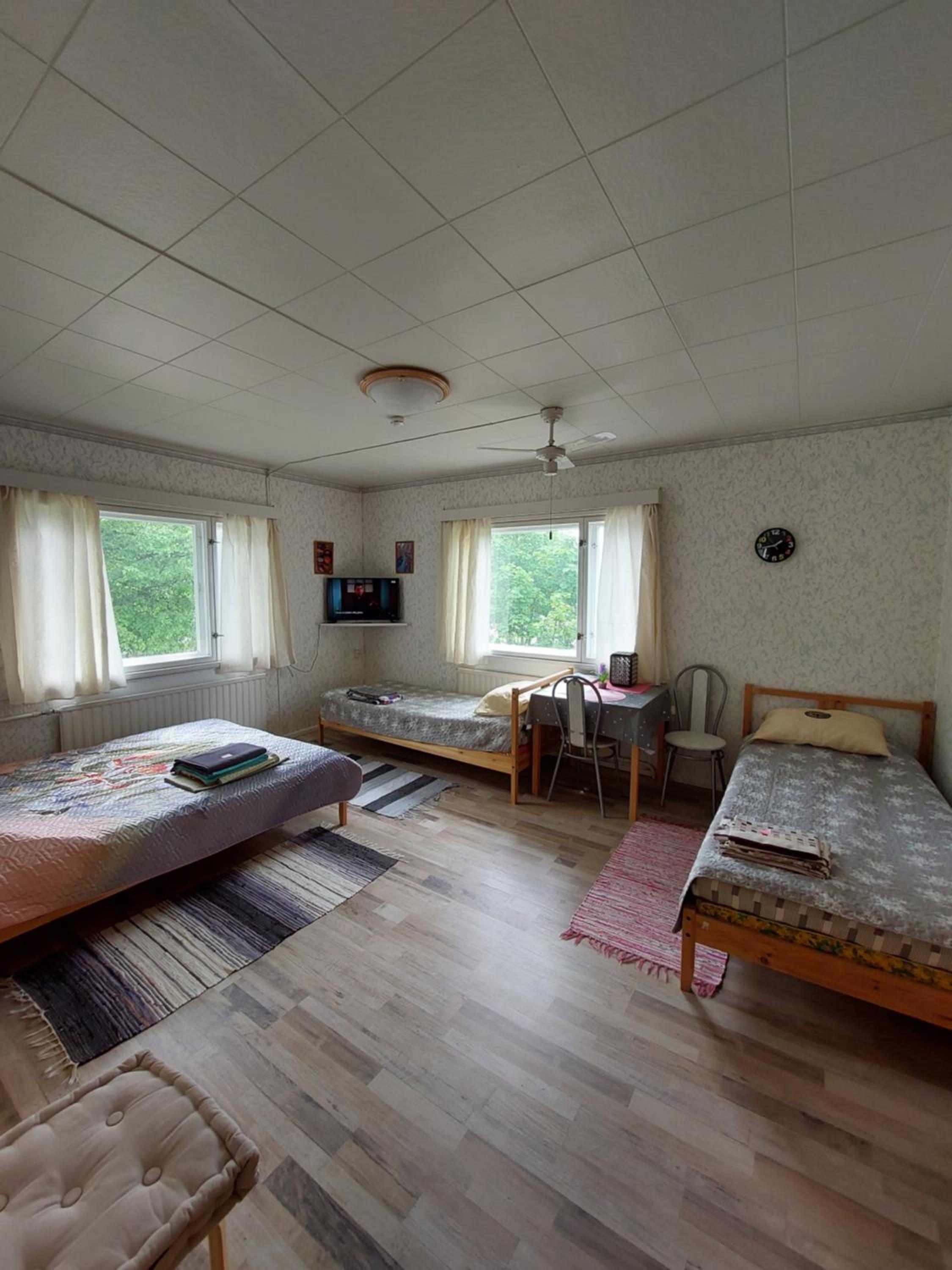 One-Bedroom Apartment - Photo 8