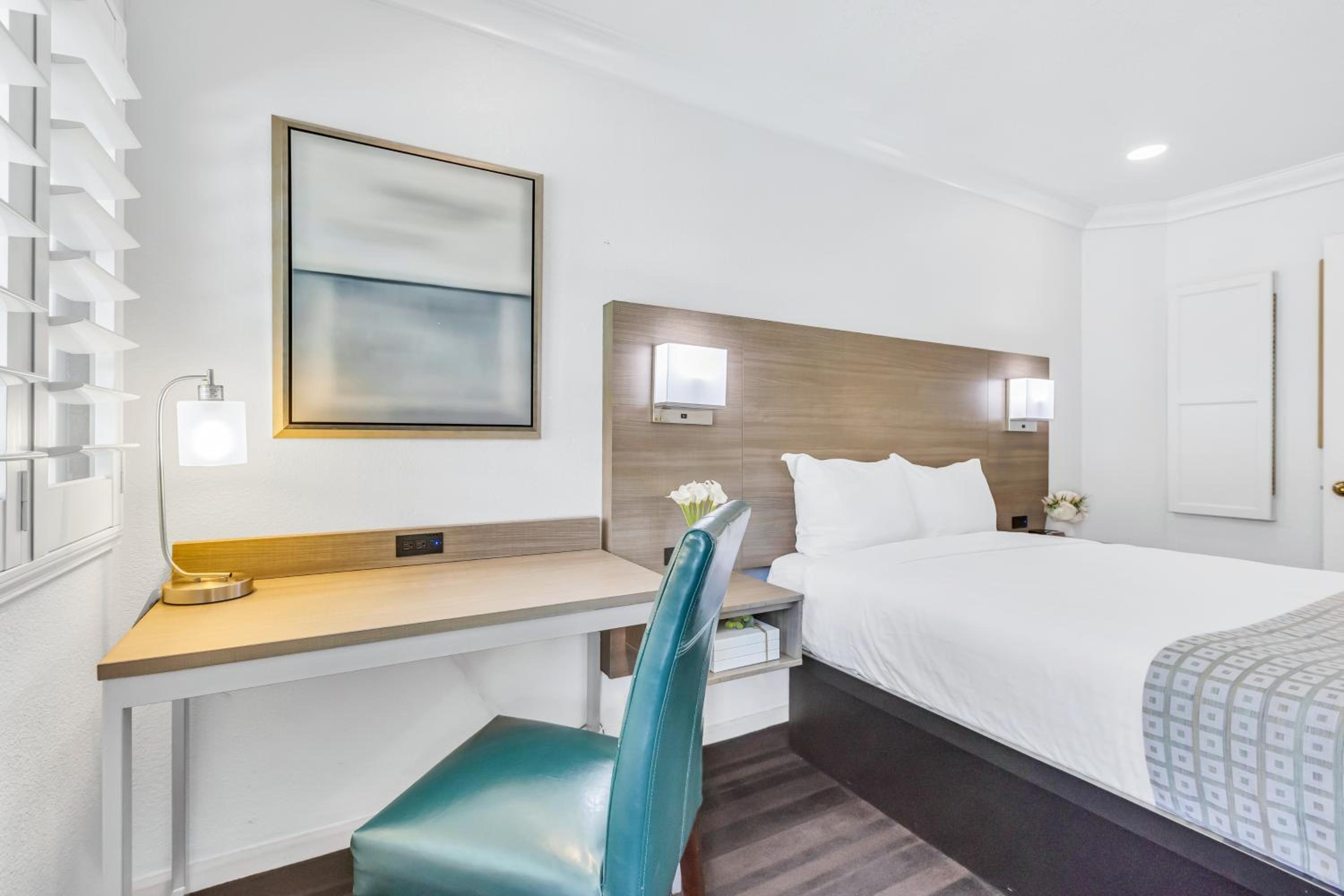 Double Bed Non-Smoking - Photo 1