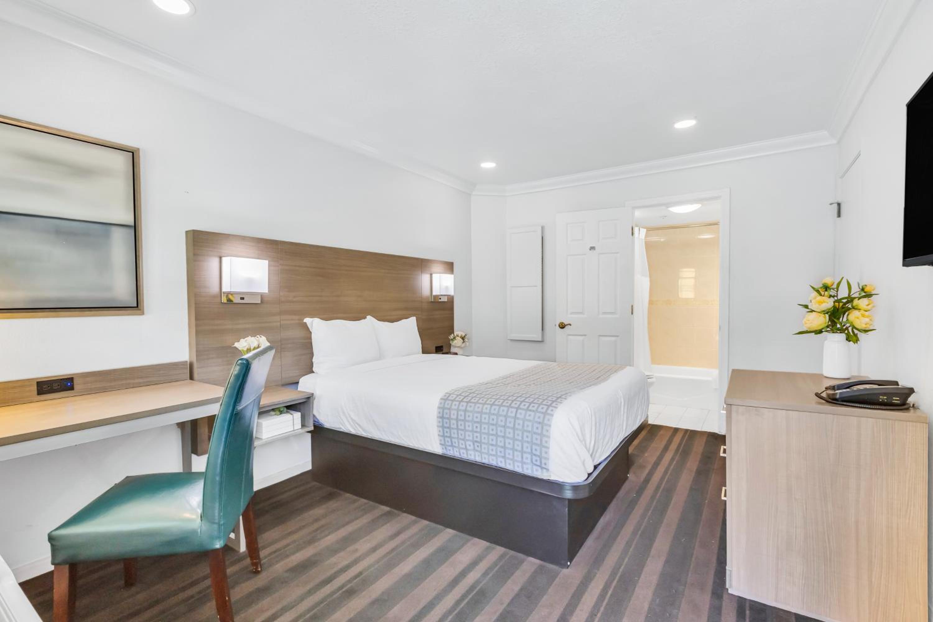 Double Bed Non-Smoking - Photo 6