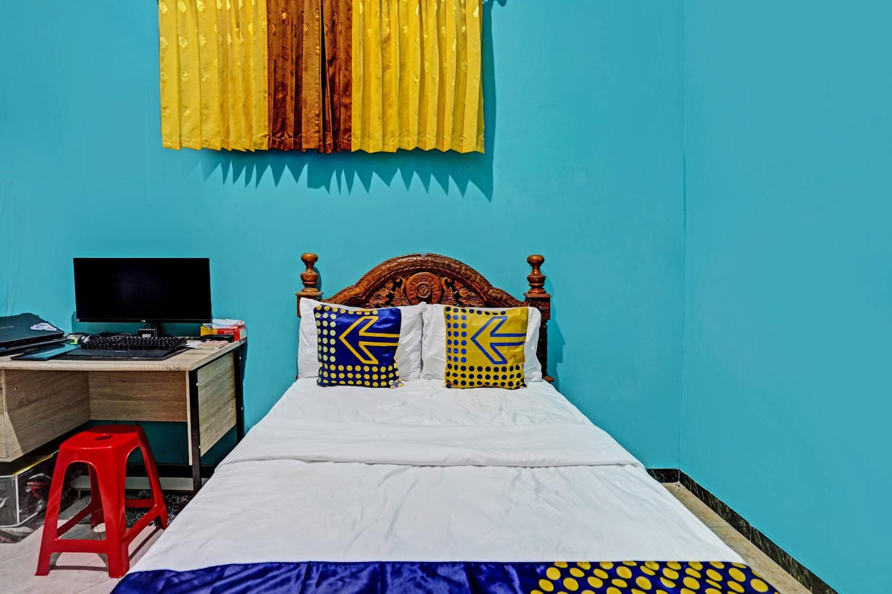 Budget Double Room - Photo 14