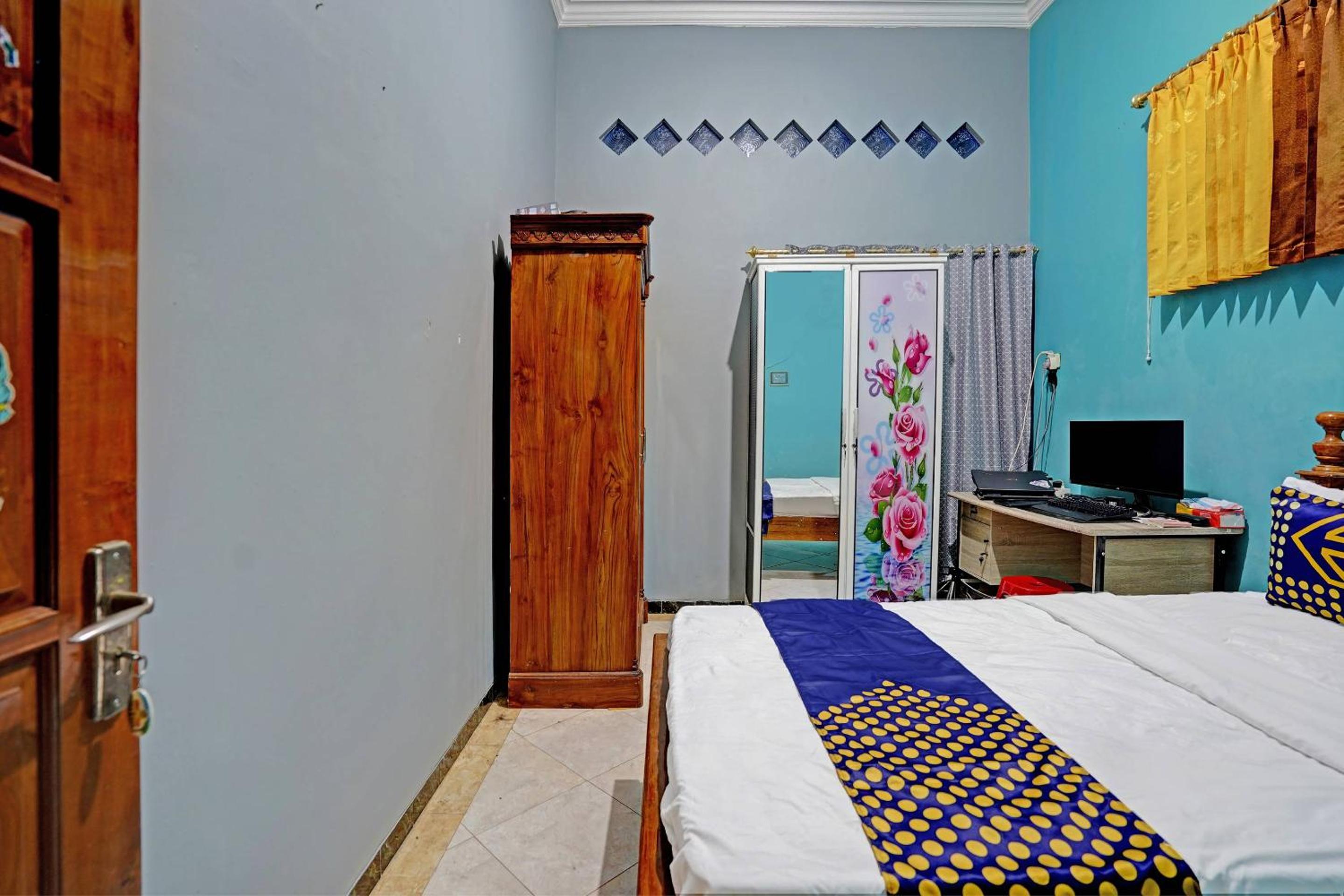 Budget Double Room - Photo 4