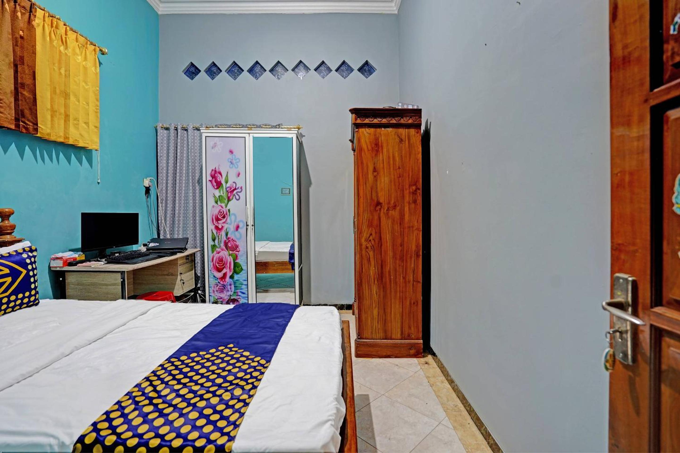 Budget Double Room - Photo 7