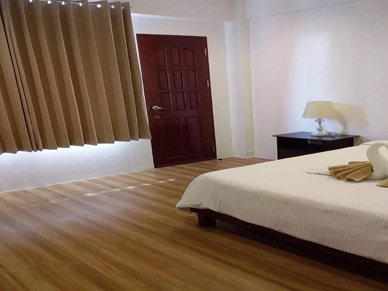 Double Room with Balcony - Photo 5