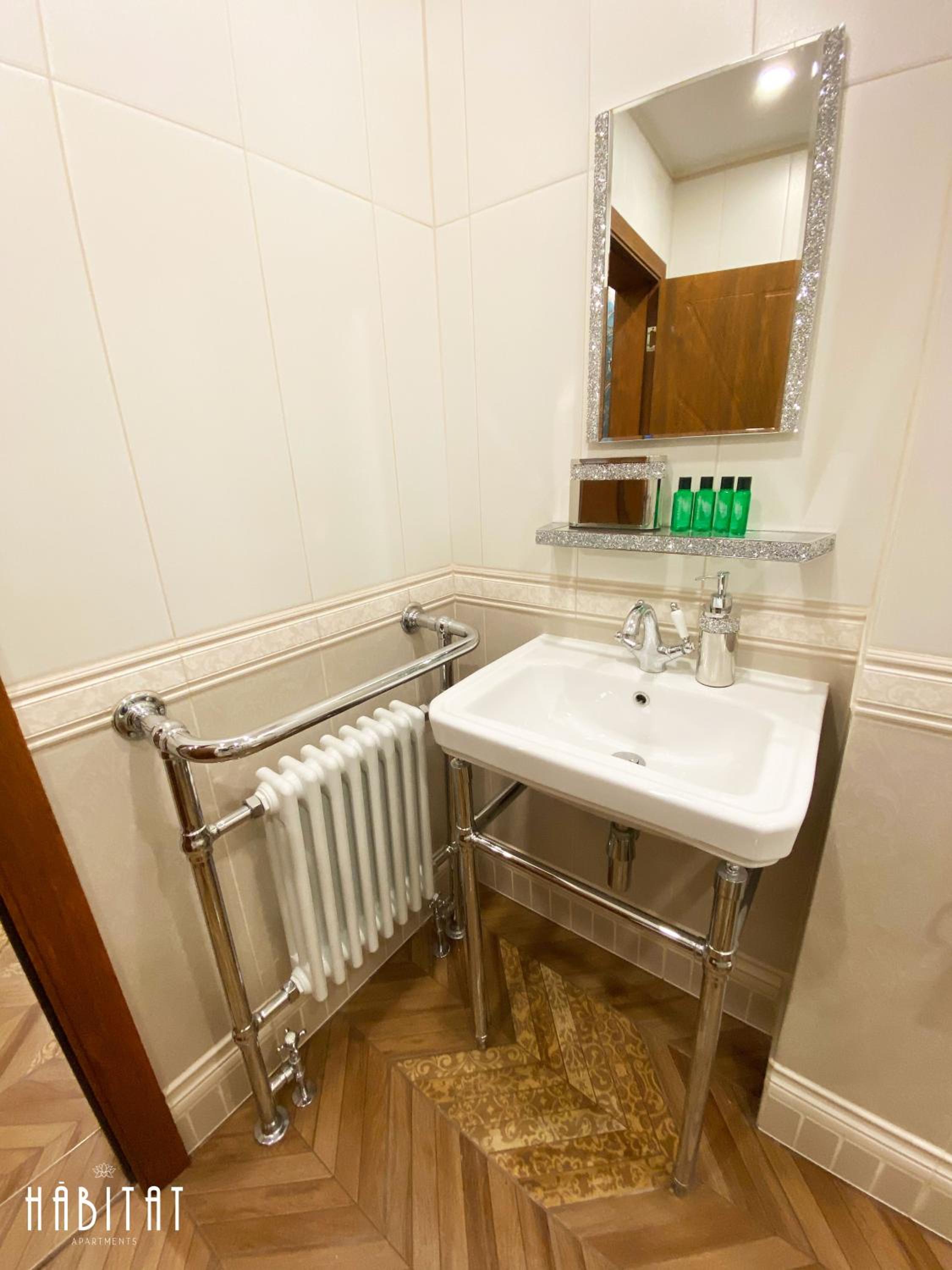 One-Bedroom Apartment - Photo 18