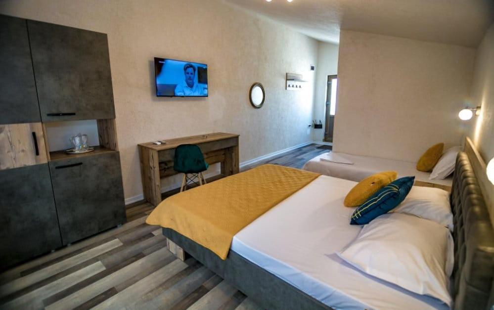 Triple Room with Terrace photo 3