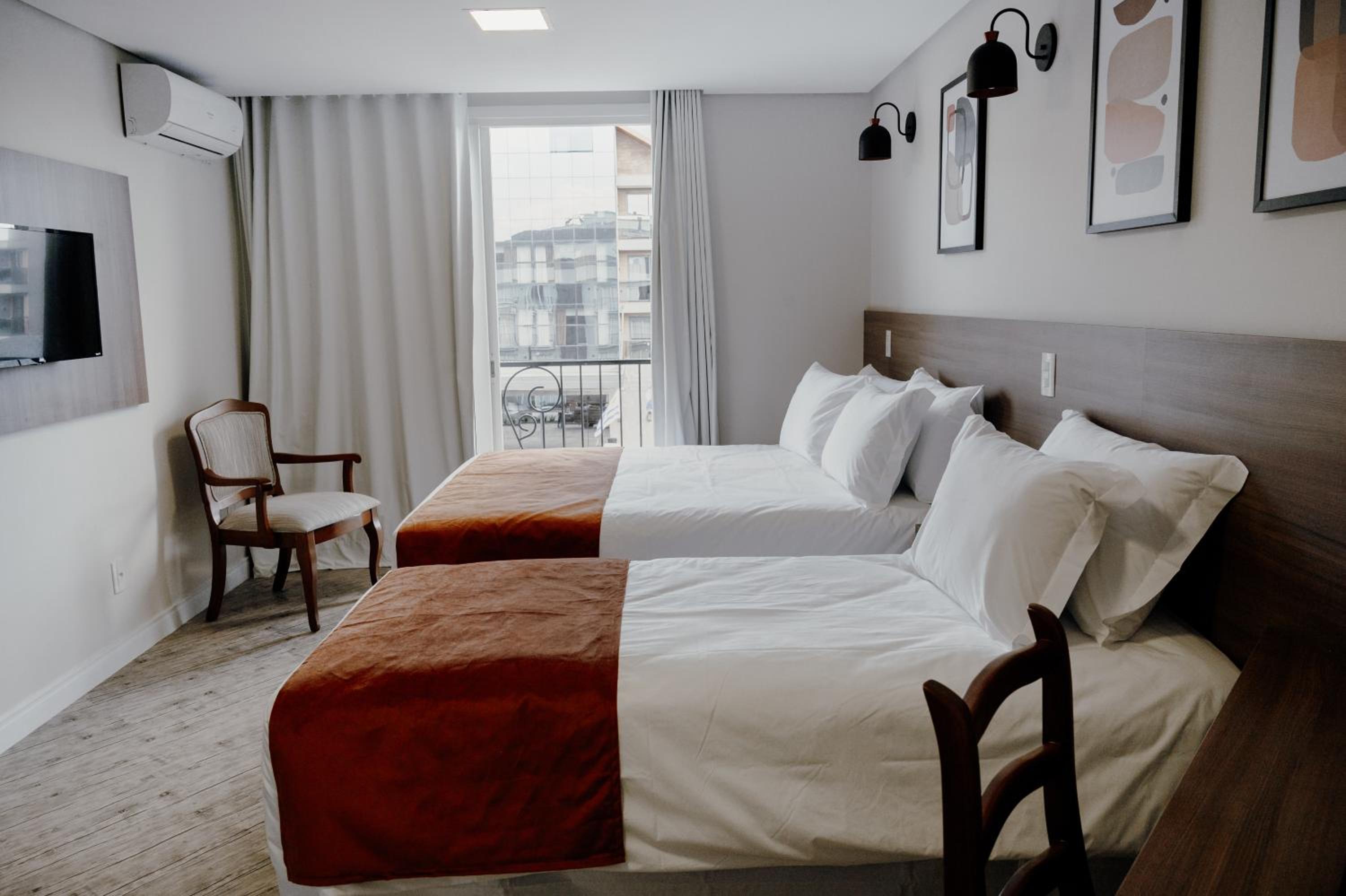 Triple Room with Balcony - Photo 2