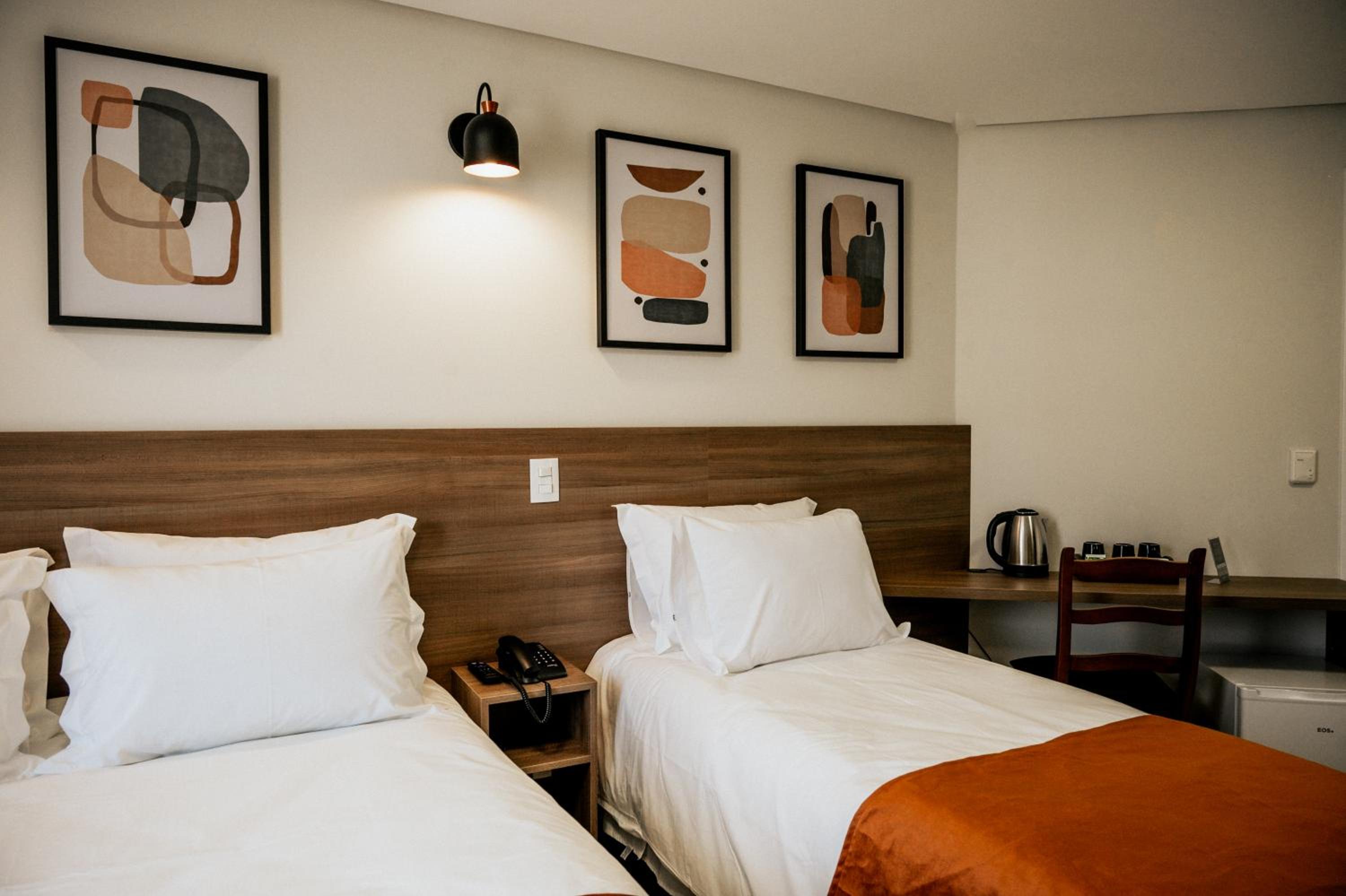 Triple Room with Balcony - Photo 7