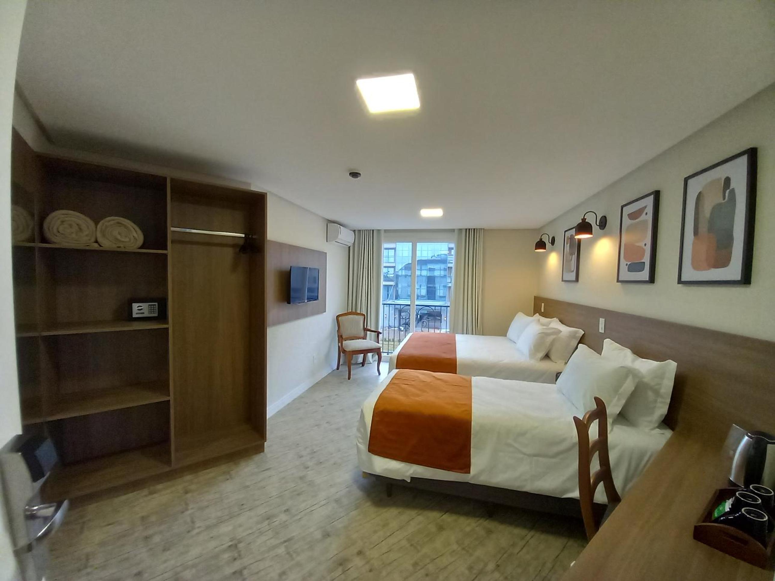 Triple Room with Balcony - Photo 3