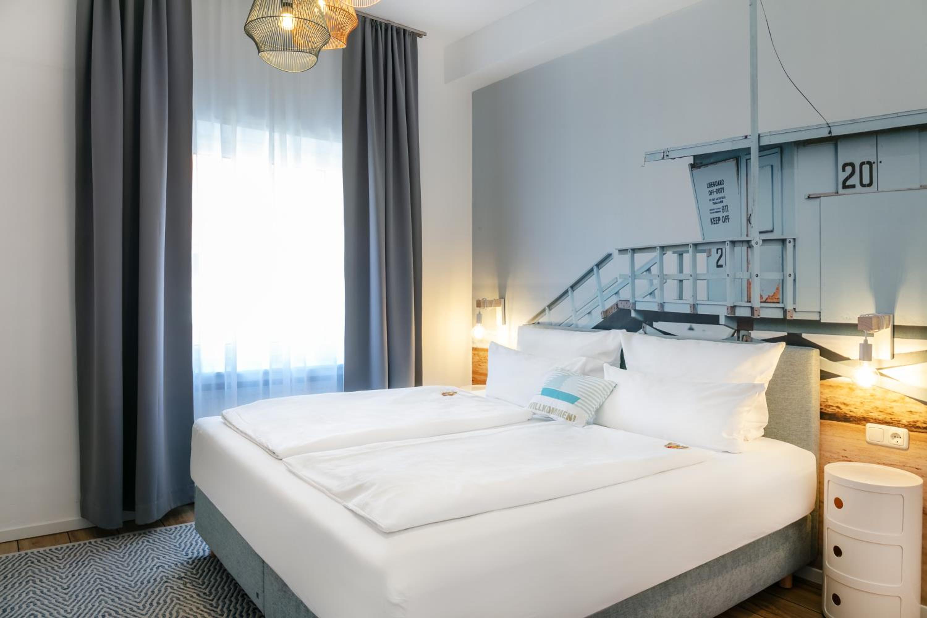Standard Double Room - Photo 10