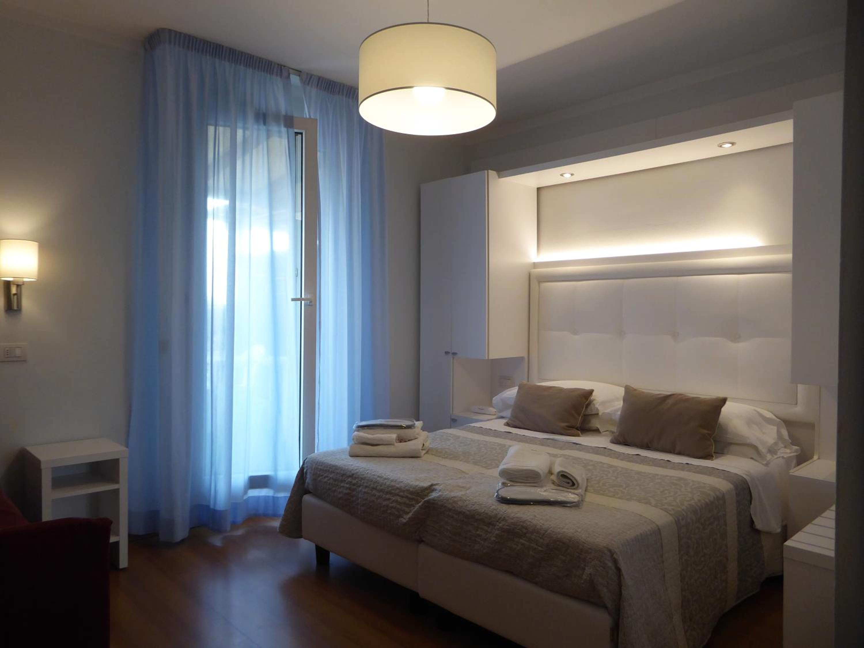 Double Room - Photo 3
