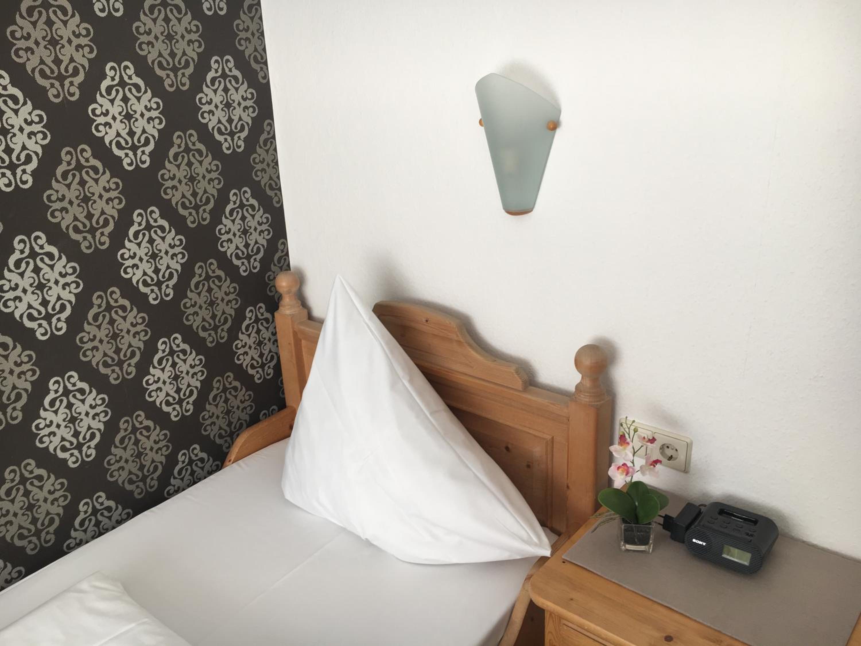 Twin Room with Private Bathroom photo 1