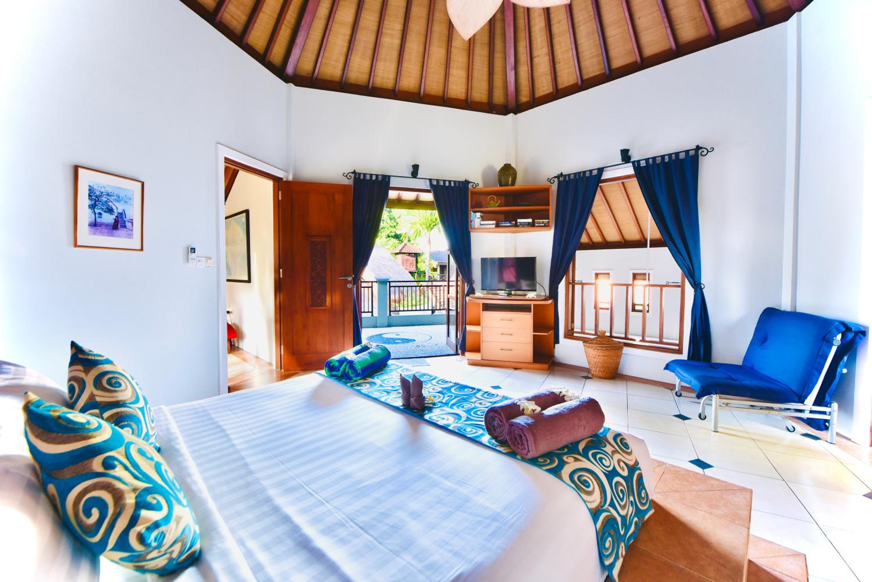 Three-Bedroom Villa photo 1