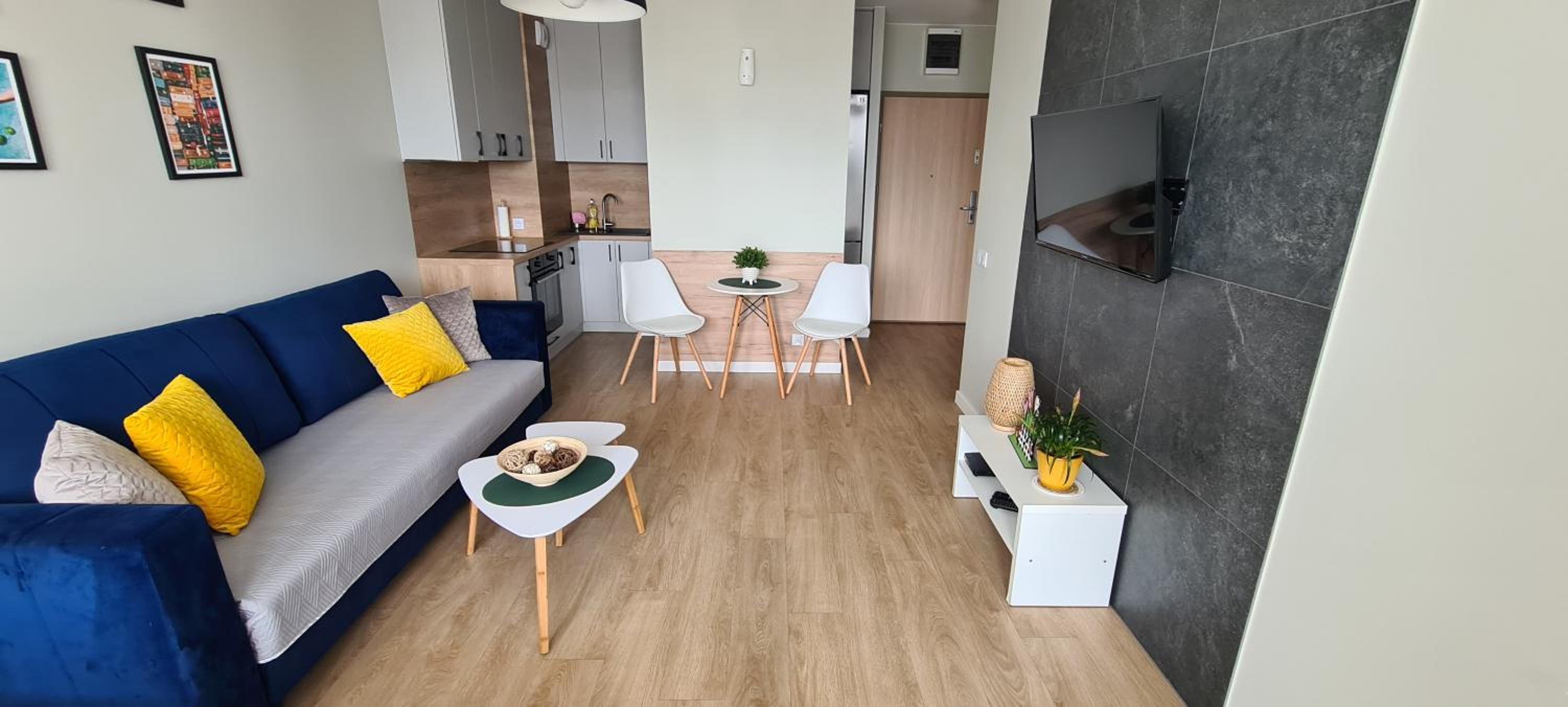 One-Bedroom Apartment photo 1