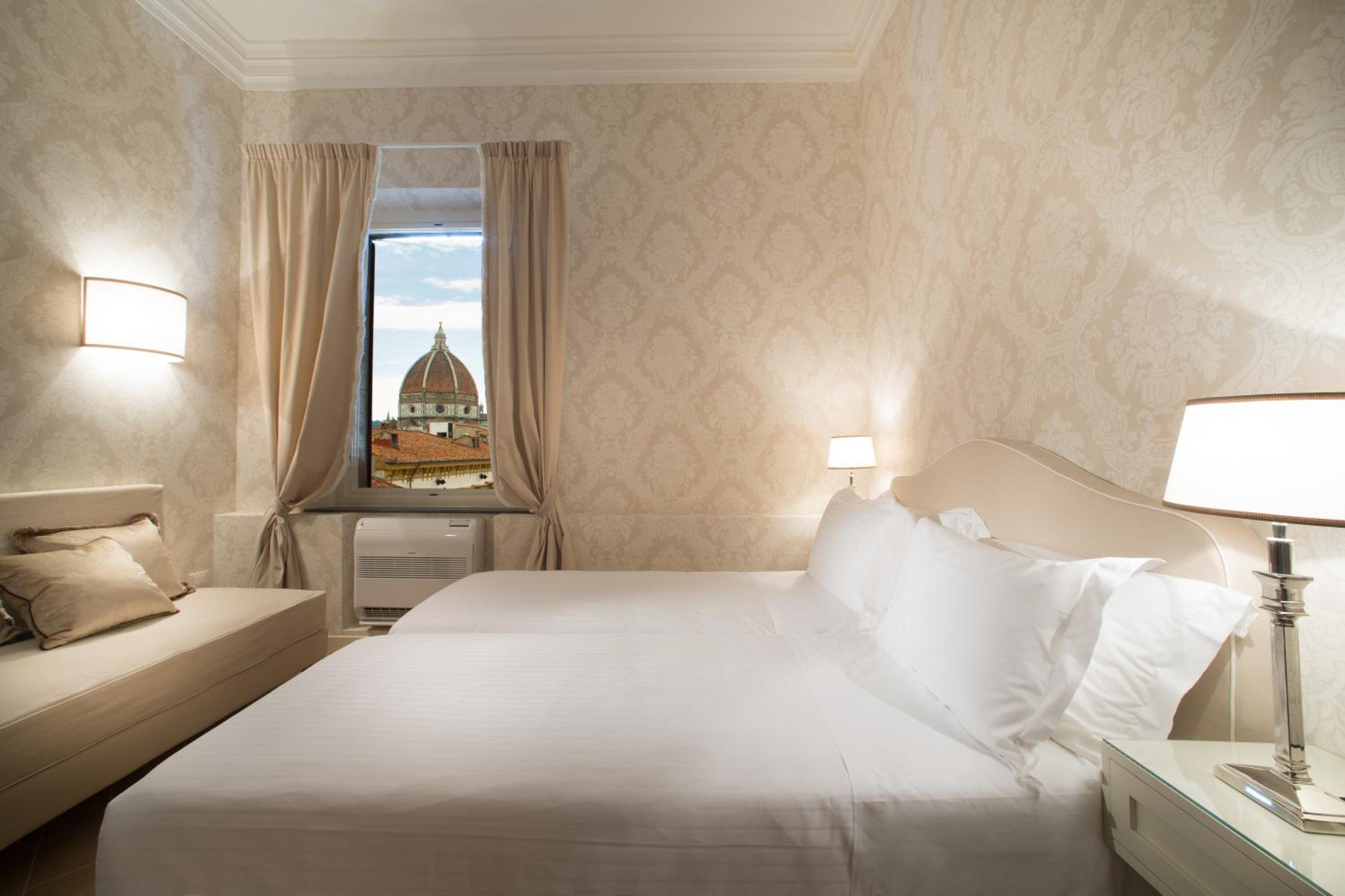 Deluxe Double or Twin Room with City View