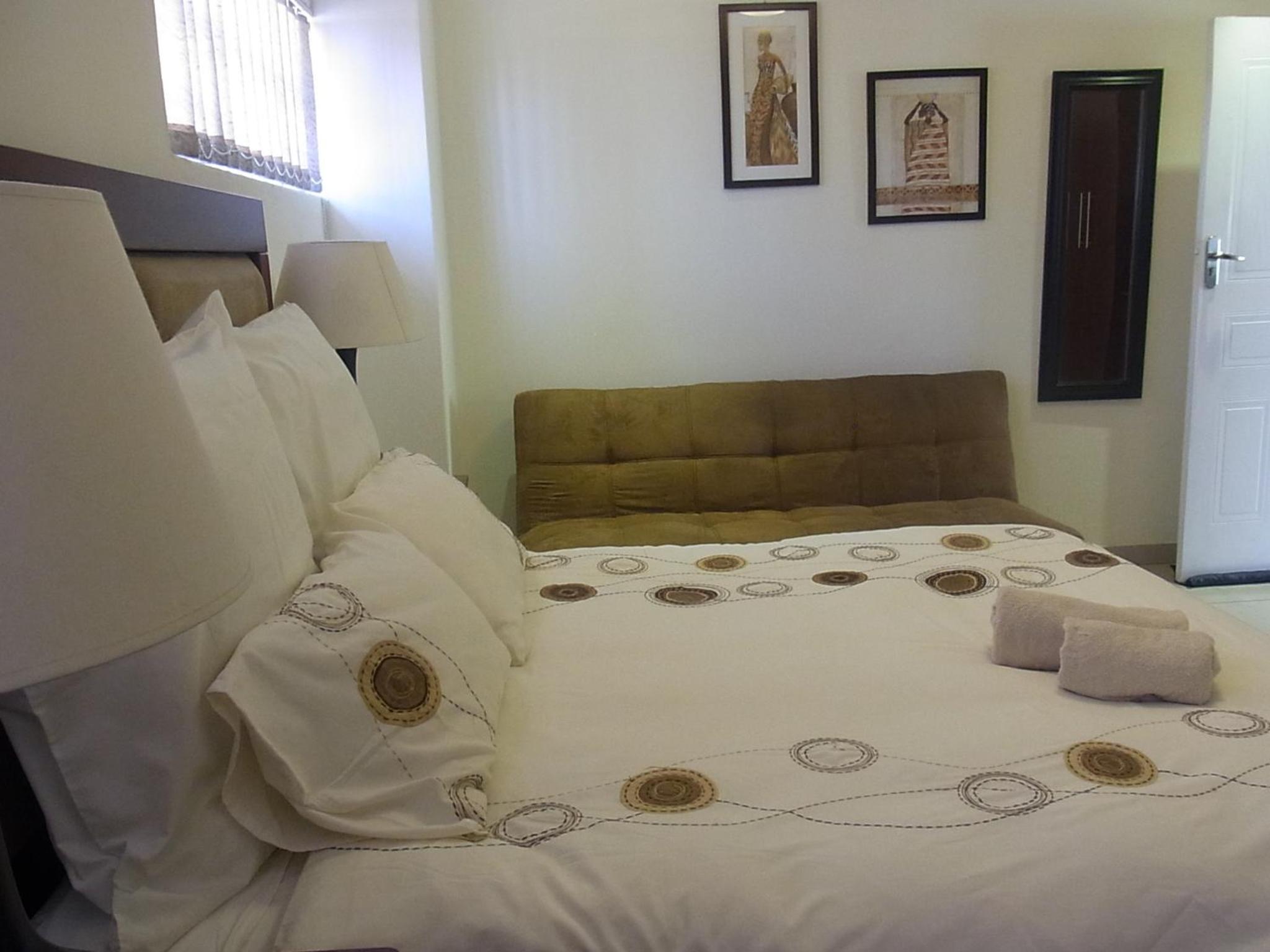 Deluxe King Suite photo 1