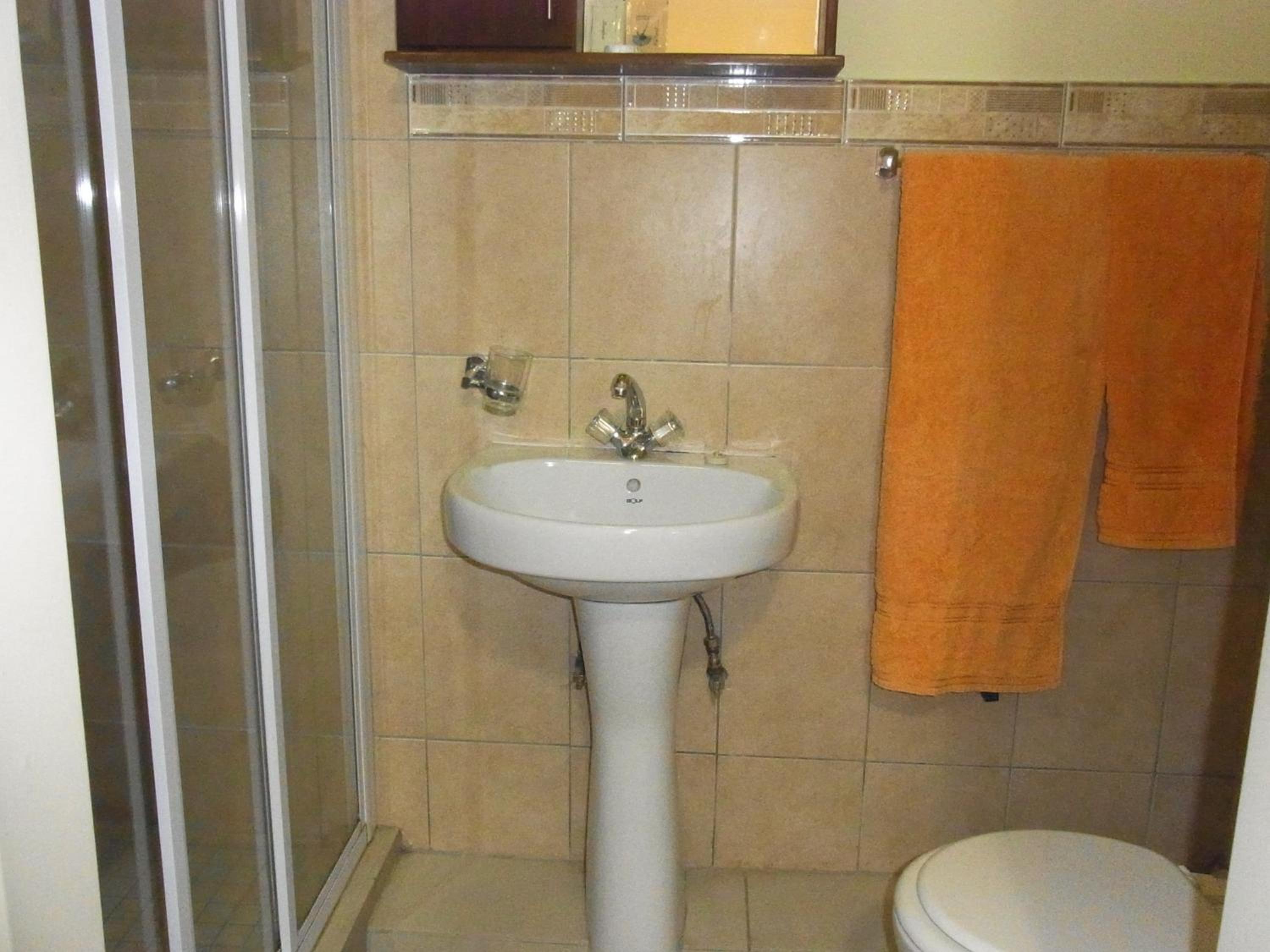 Deluxe King Suite photo 2