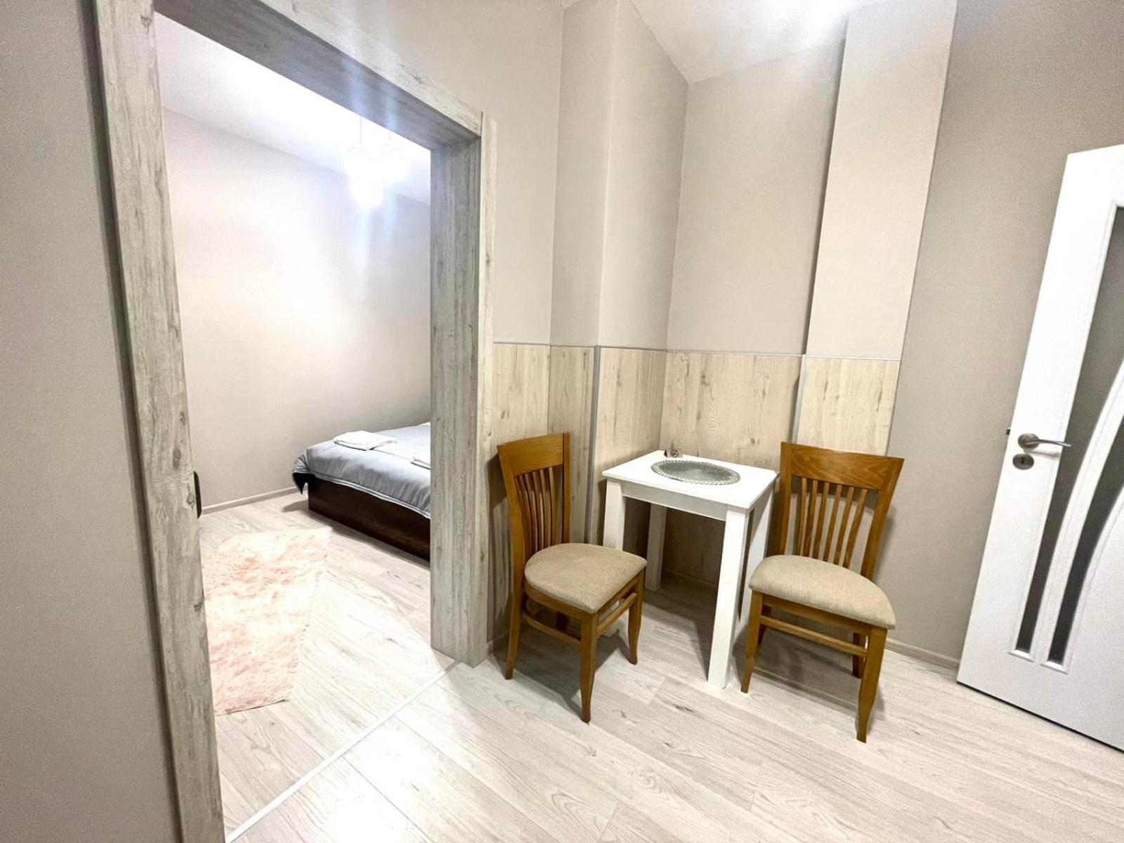 One-Bedroom Apartment photo 2
