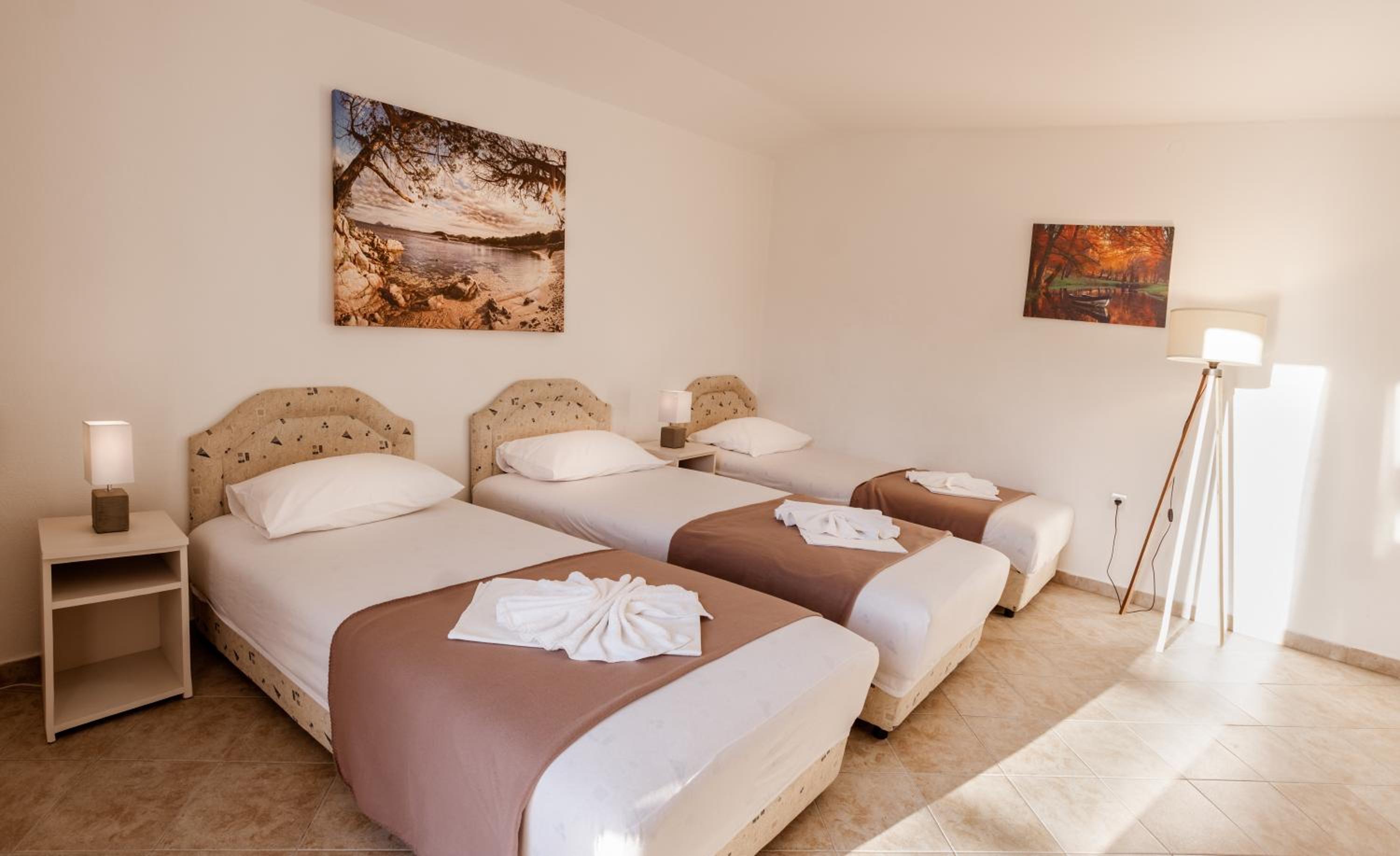 Triple Room with Pool View photo 2