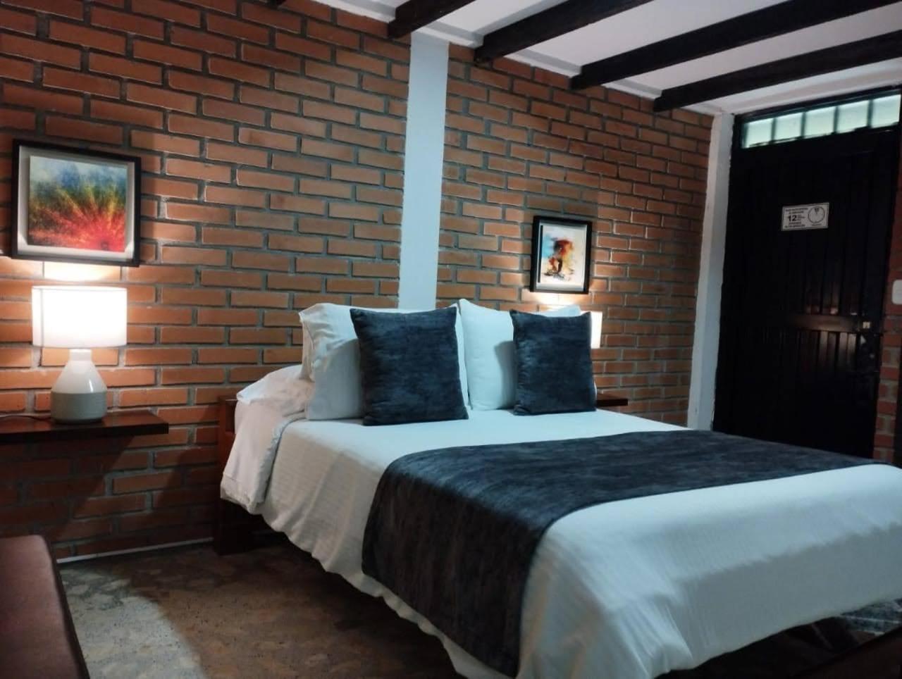 Standard Double Room photo 2