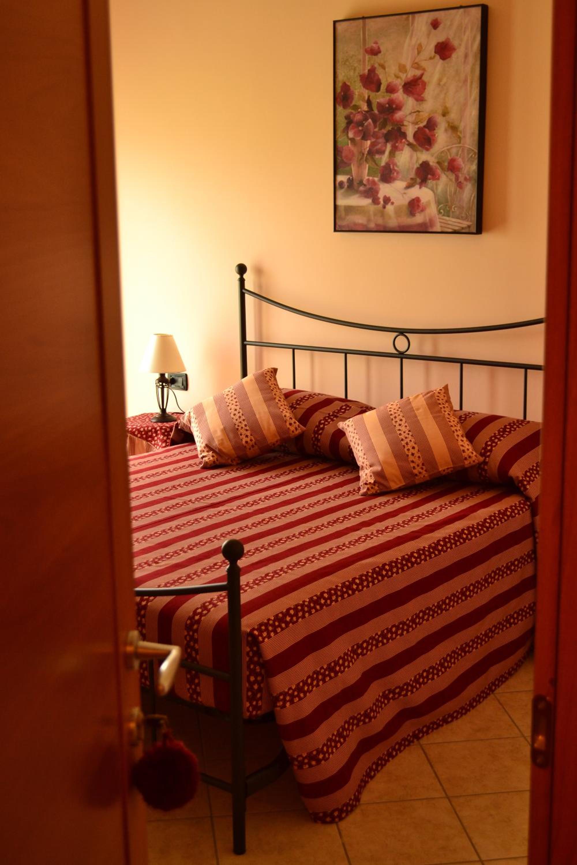 Double Room with Private Bathroom - Photo 1