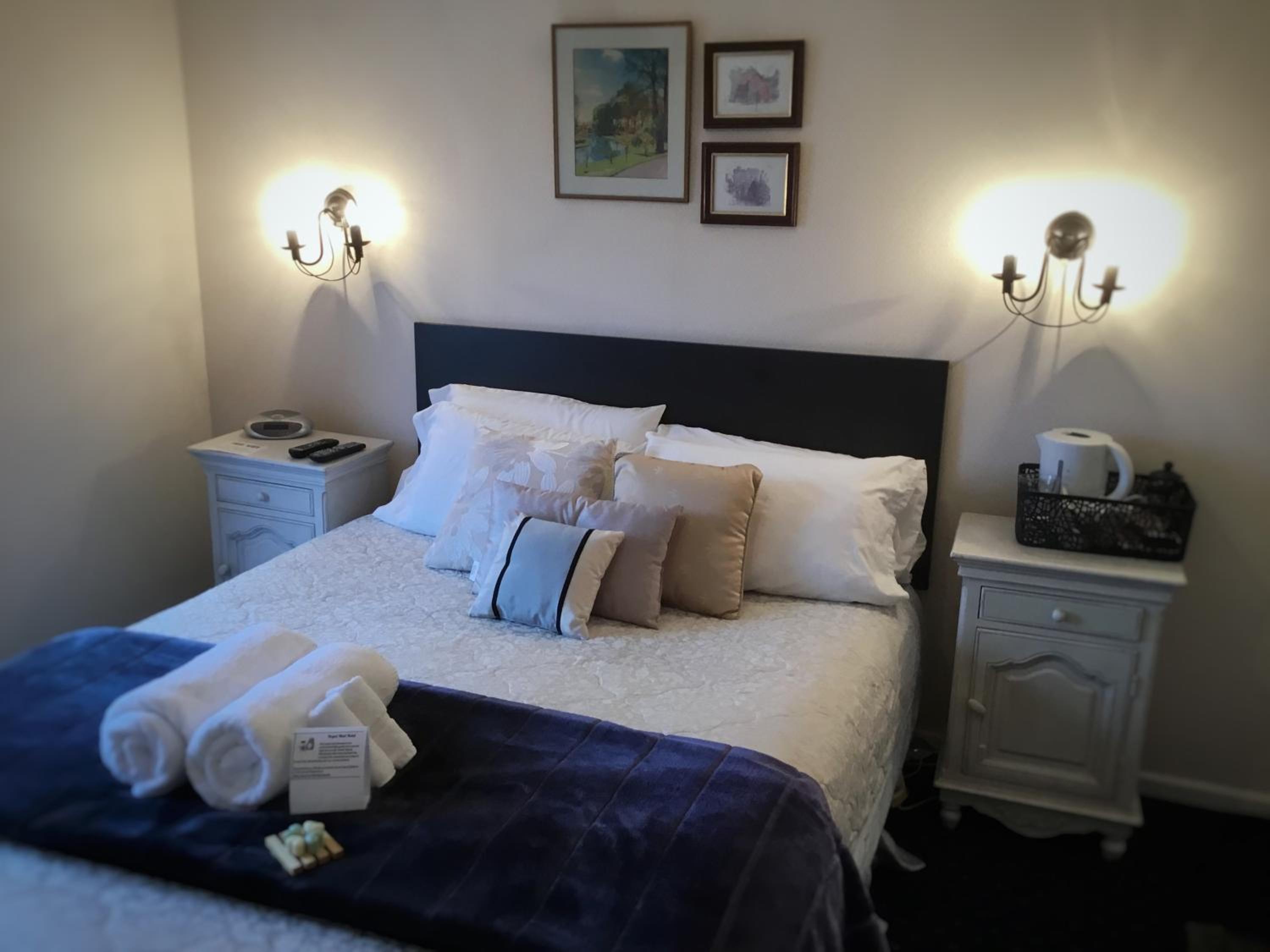 Double Room with Shared Bathroom
