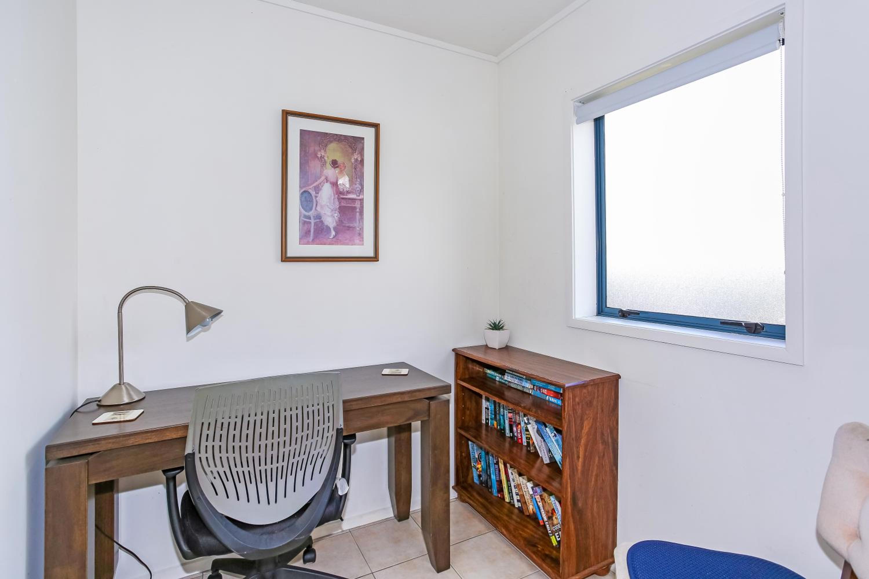 Apartment - Ground Floor - Photo 2