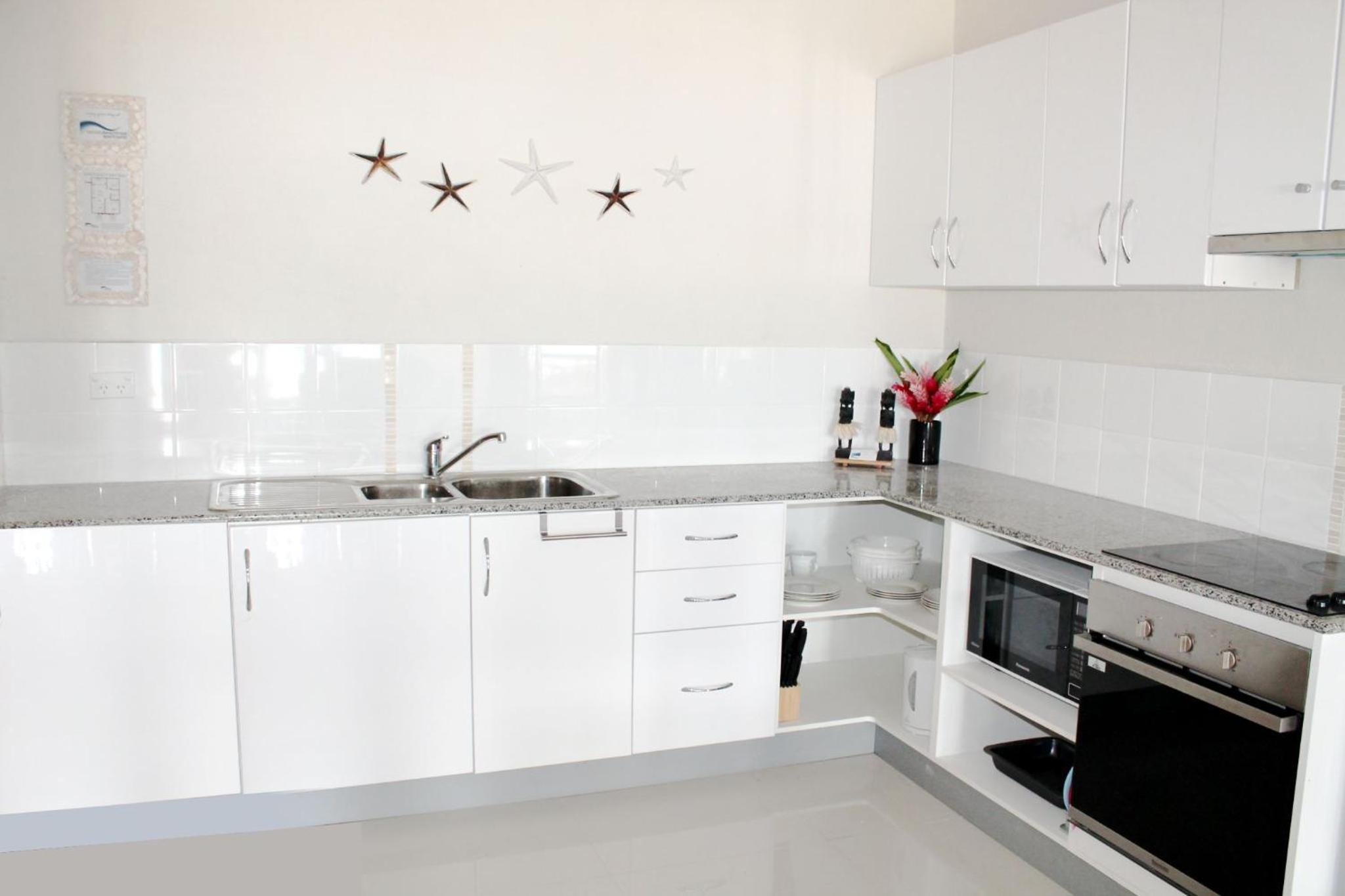 Two-Bedroom Apartment with Pool View photo 2
