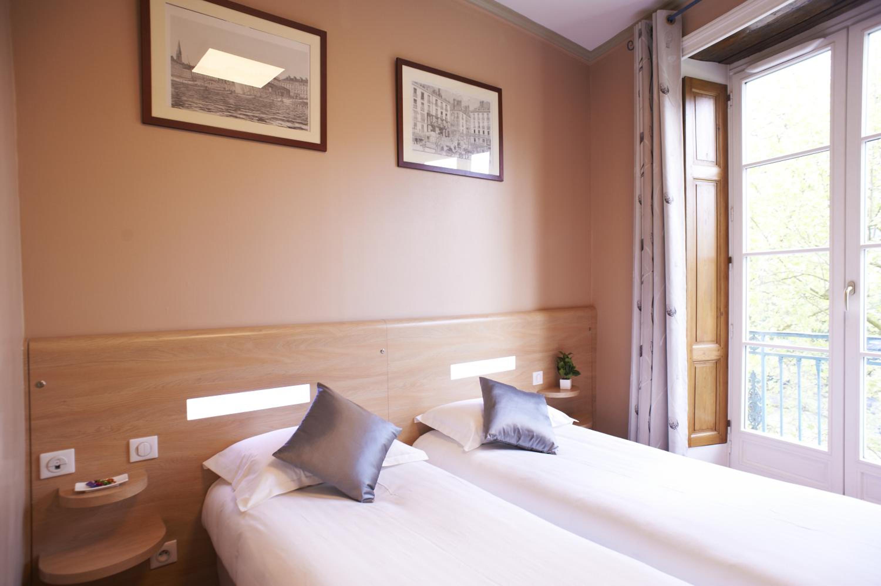Double Room - Photo 5