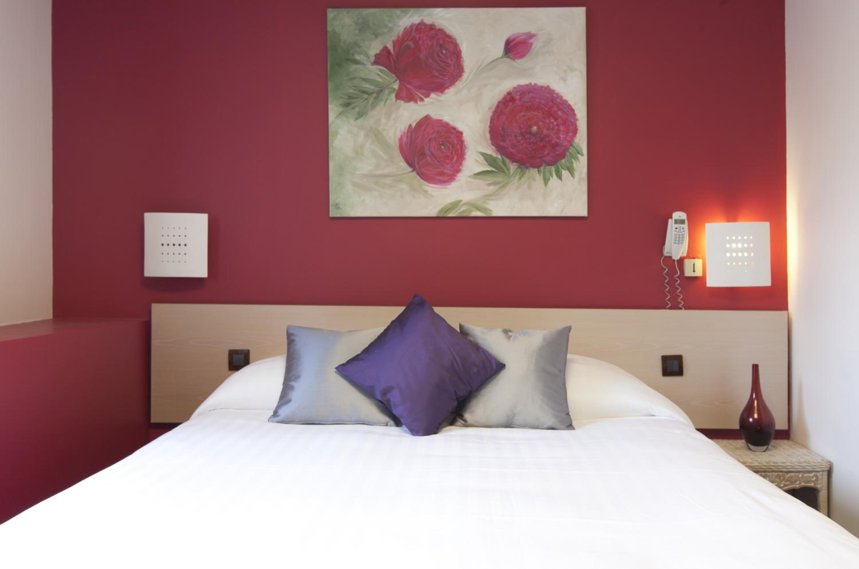 Double Room - Photo 8