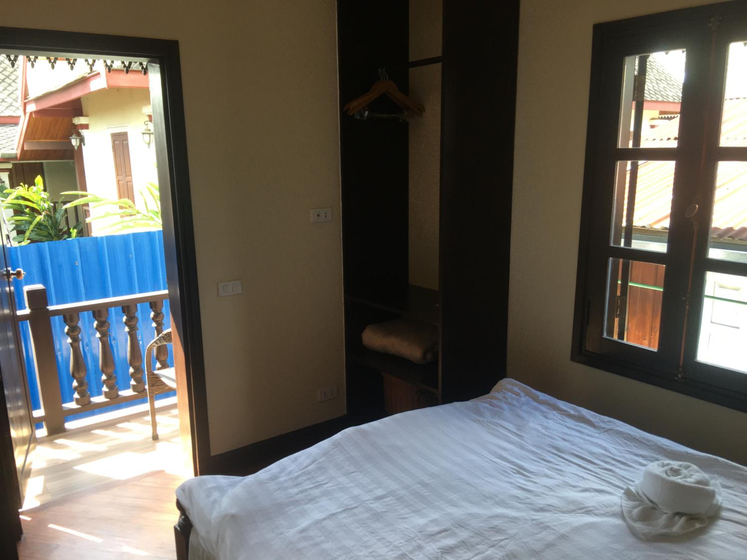 Double Room with Patio - Photo 2
