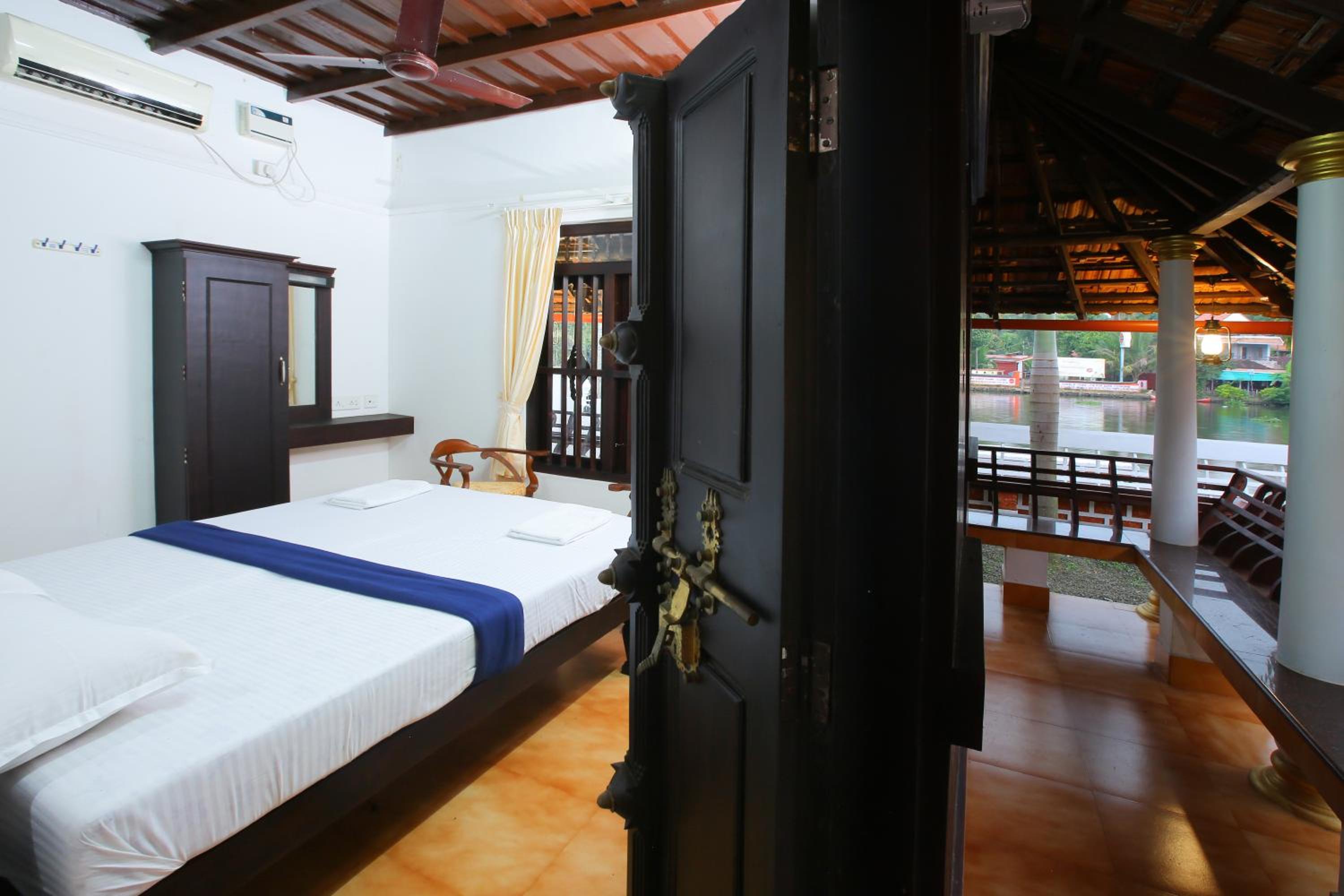 Double Room with Lake View
