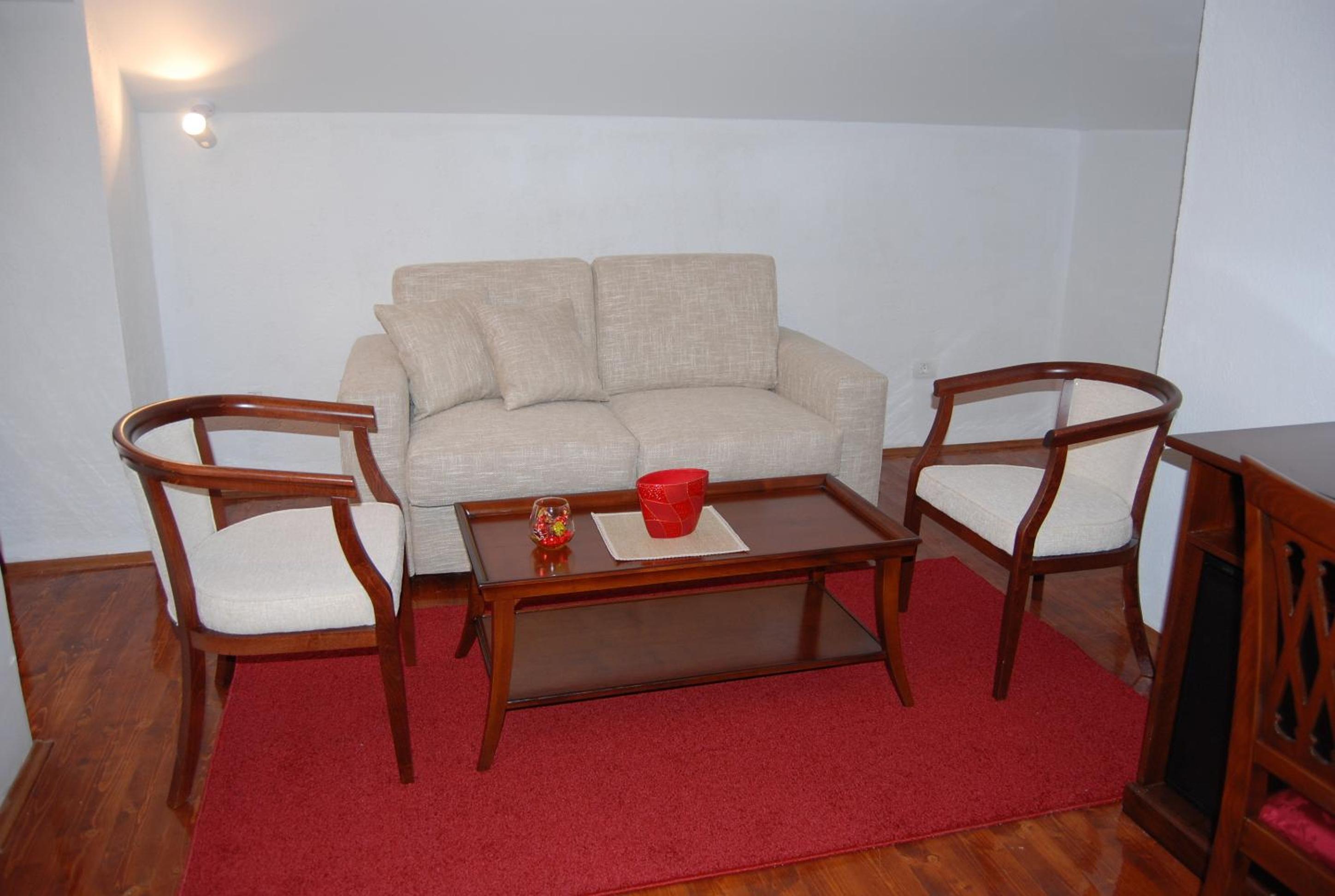 Double Room with Extra Bed and Balcony - Photo 9