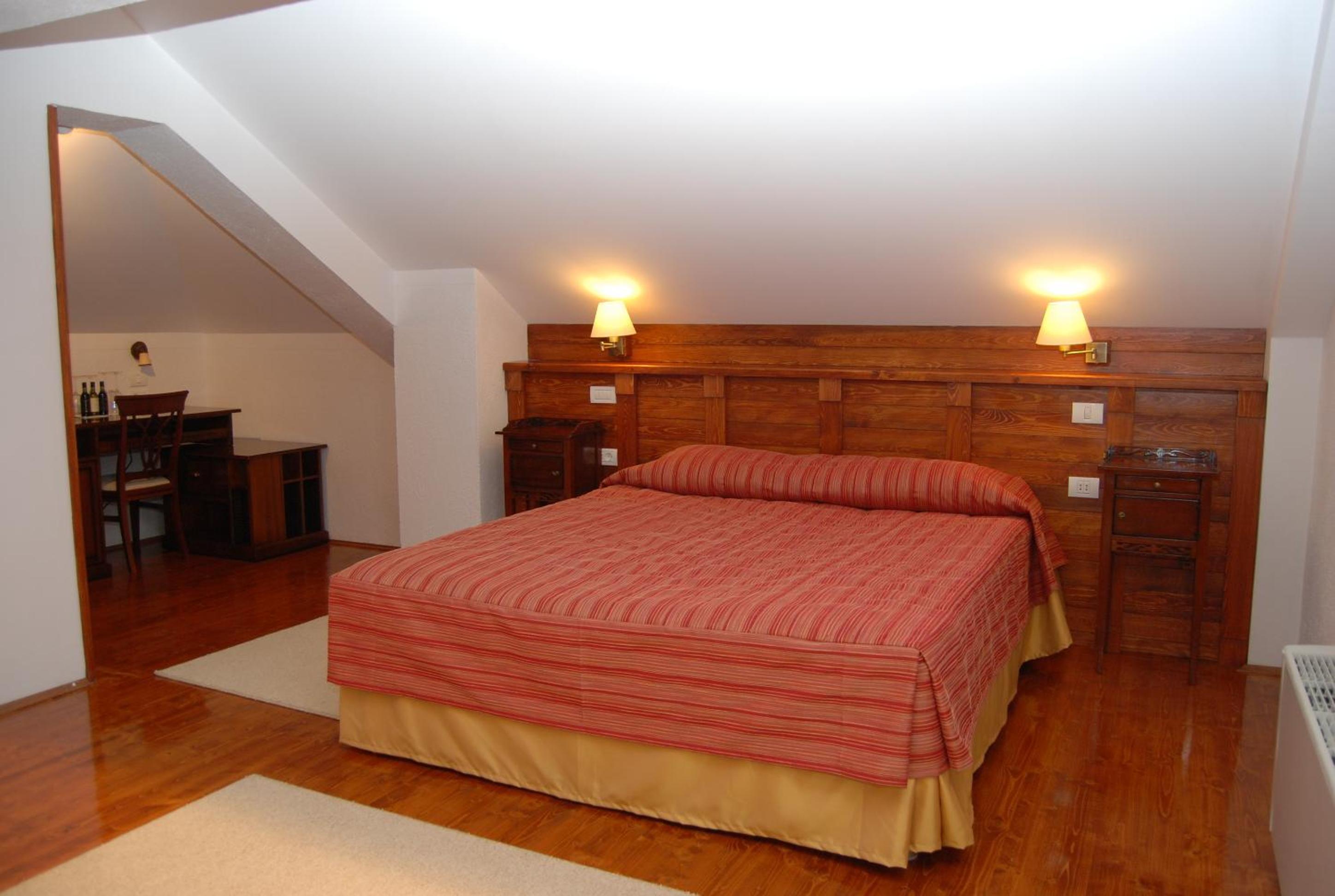 Deluxe Junior Suite photo 1