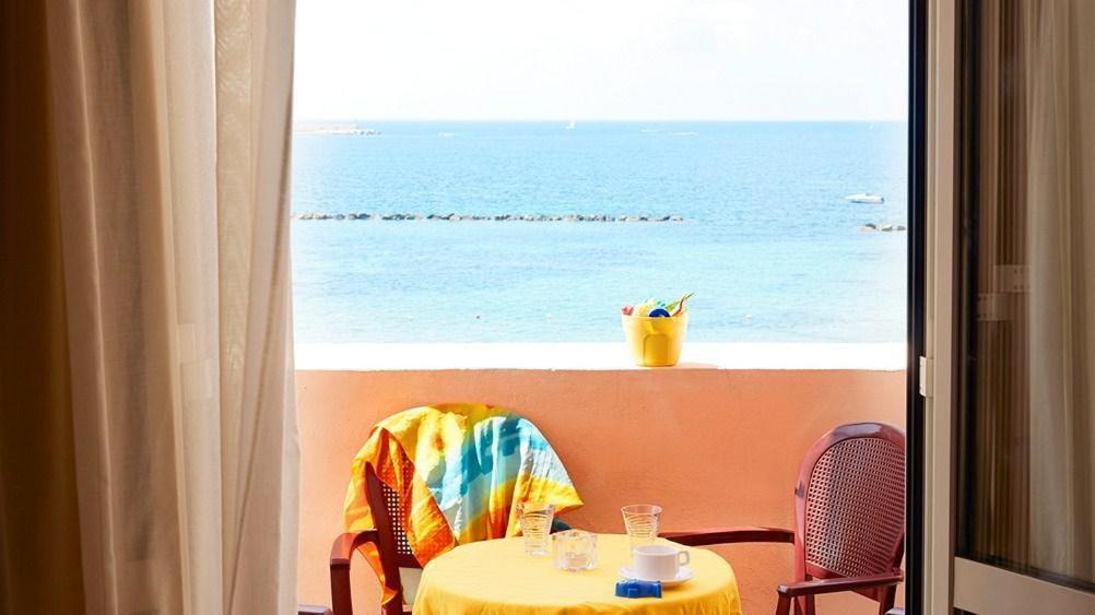 Double or Twin Room with Sea View