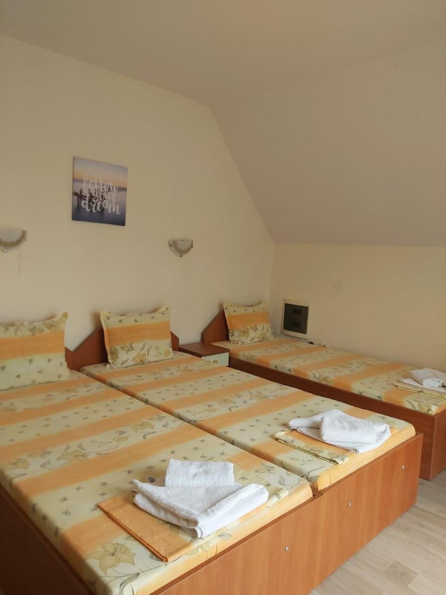 Triple Room - Photo 2