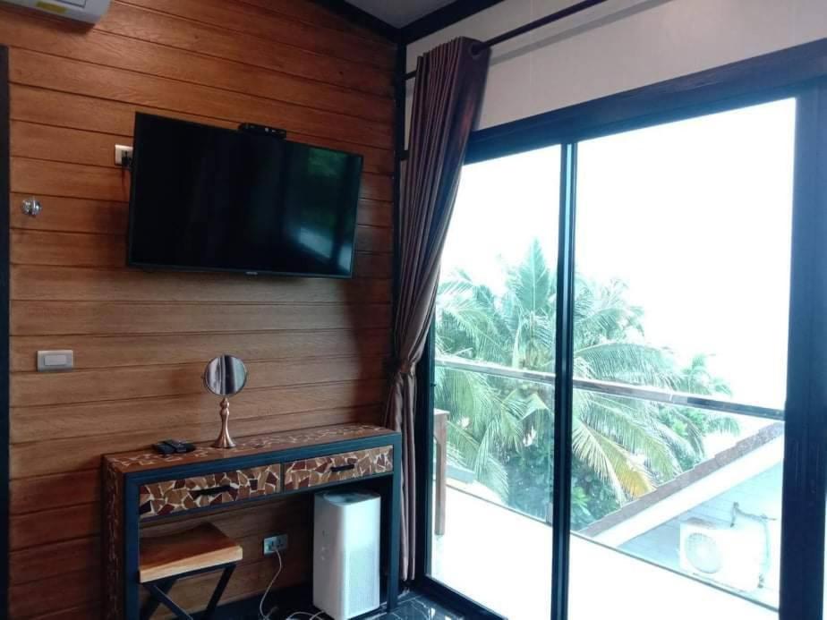 Suite - Photo 2