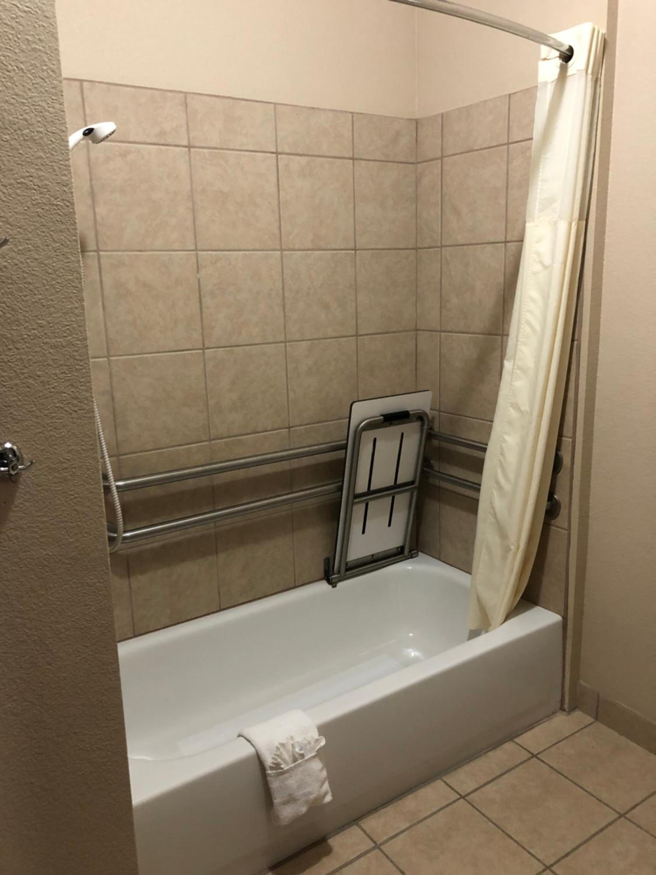 King Room with Bath Tub - Mobility/Hearing Accessible - Non-Smoking