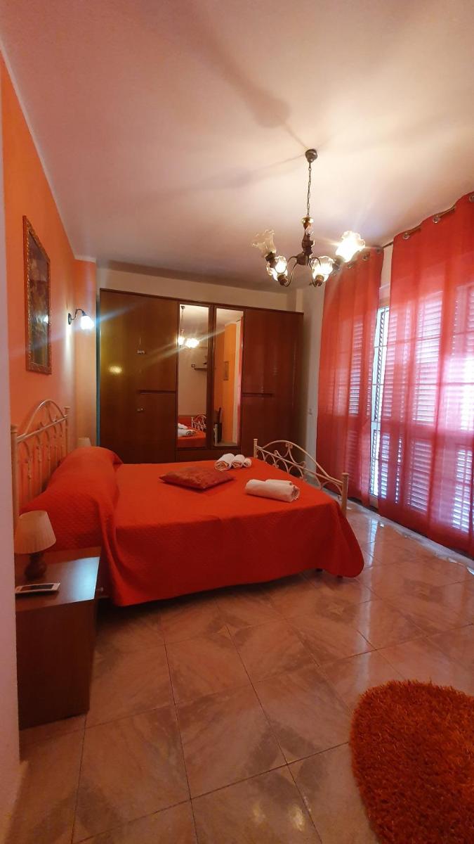 Three-Bedroom Apartment - Photo 17