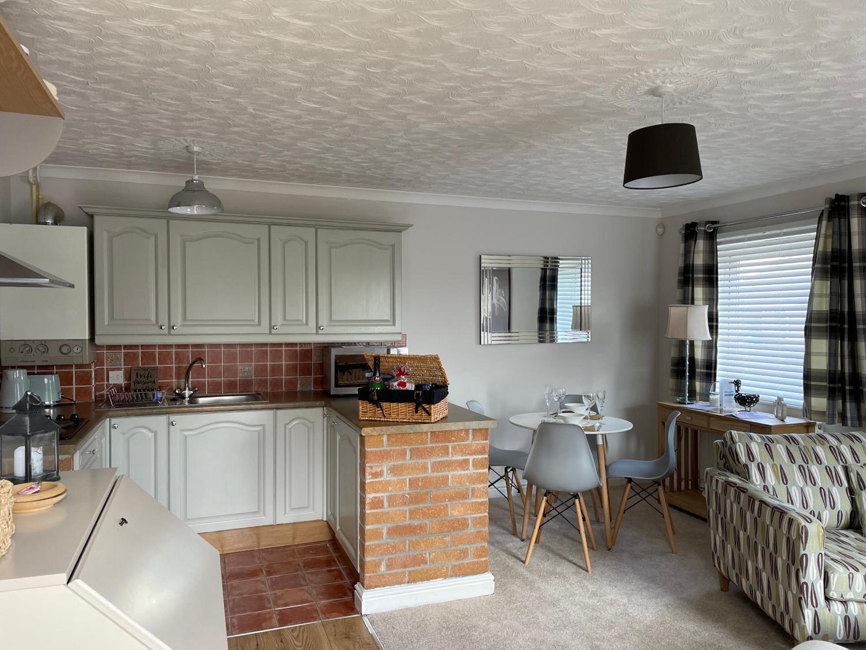 One-Bedroom House - Photo 11