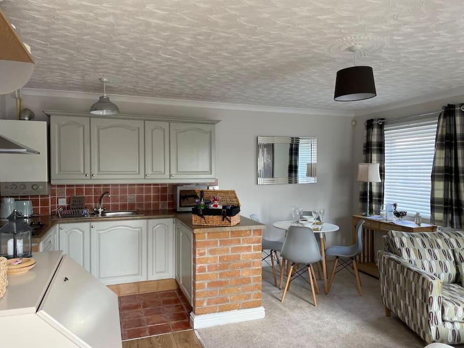 One-Bedroom House - Photo 16