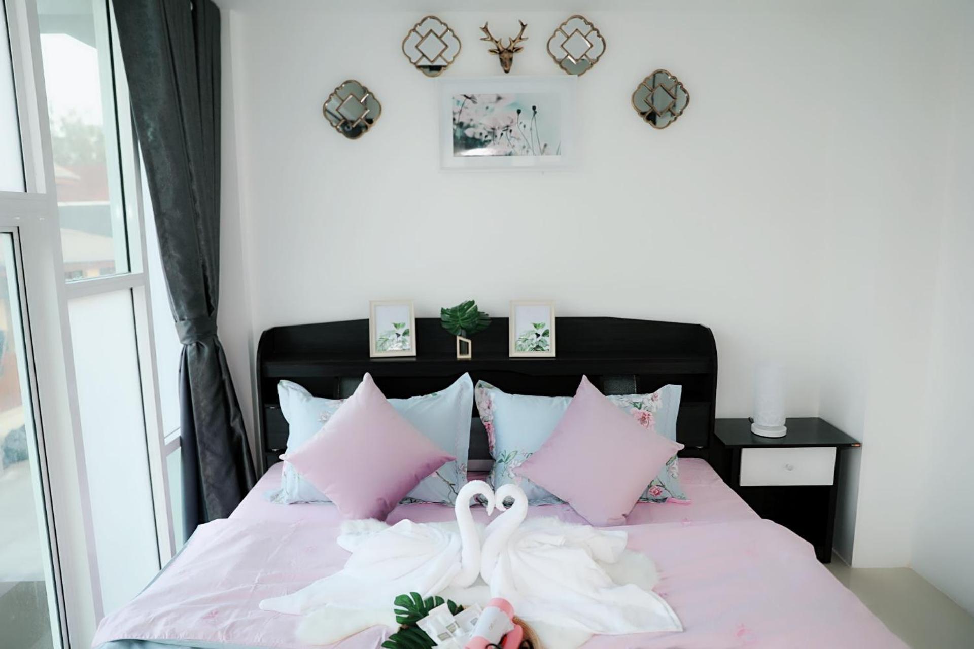 Villa - Photo 2
