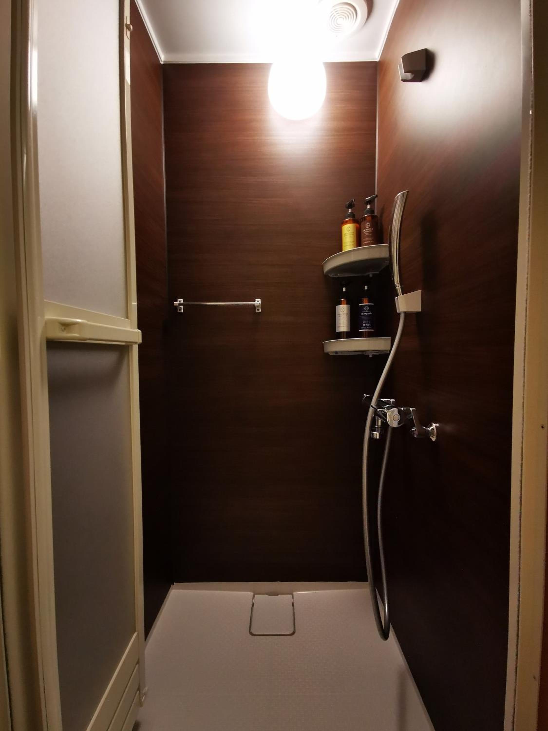 Single Room with Shared Toilet photo 2