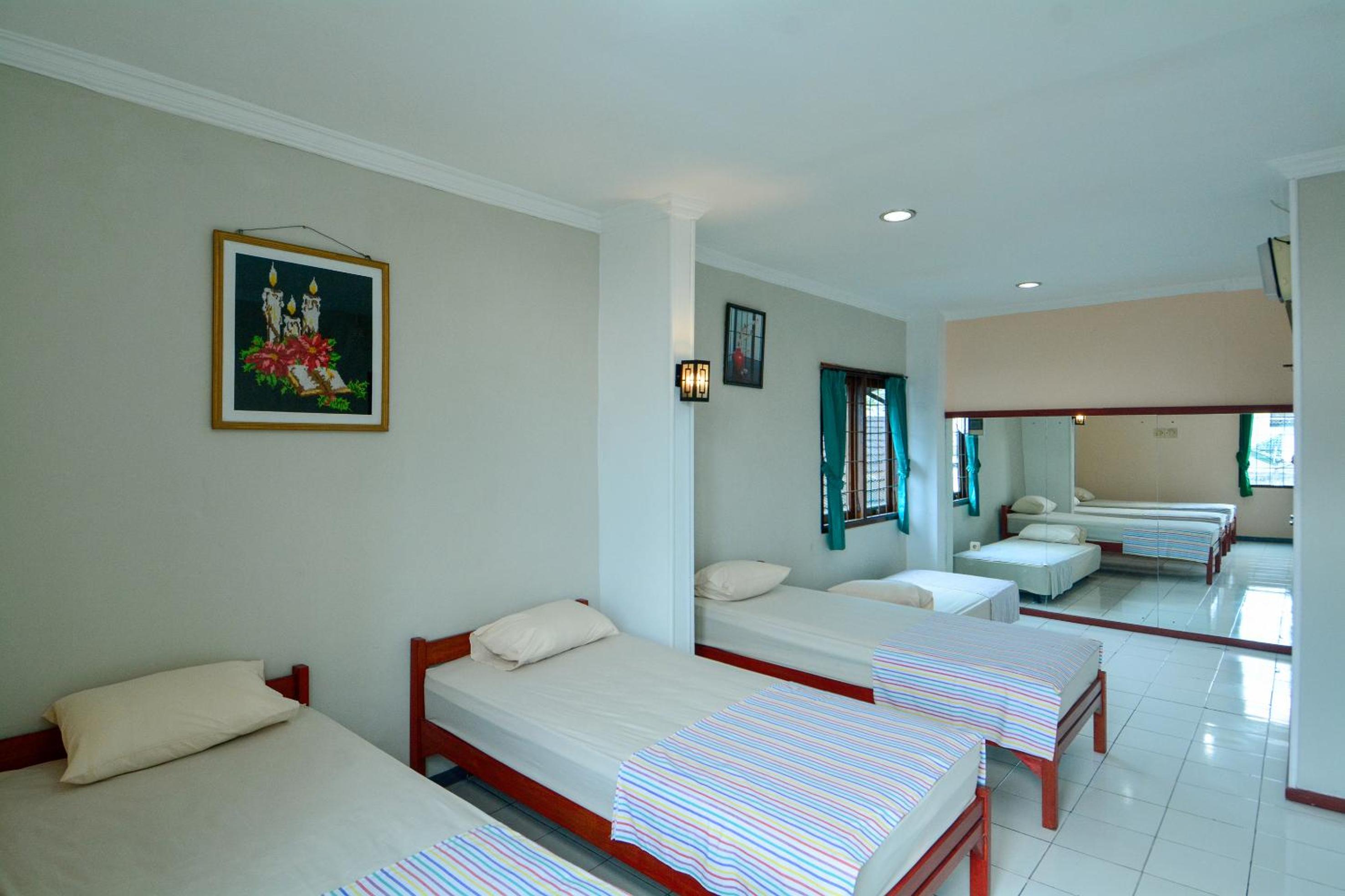 Quadruple Room - Photo 5