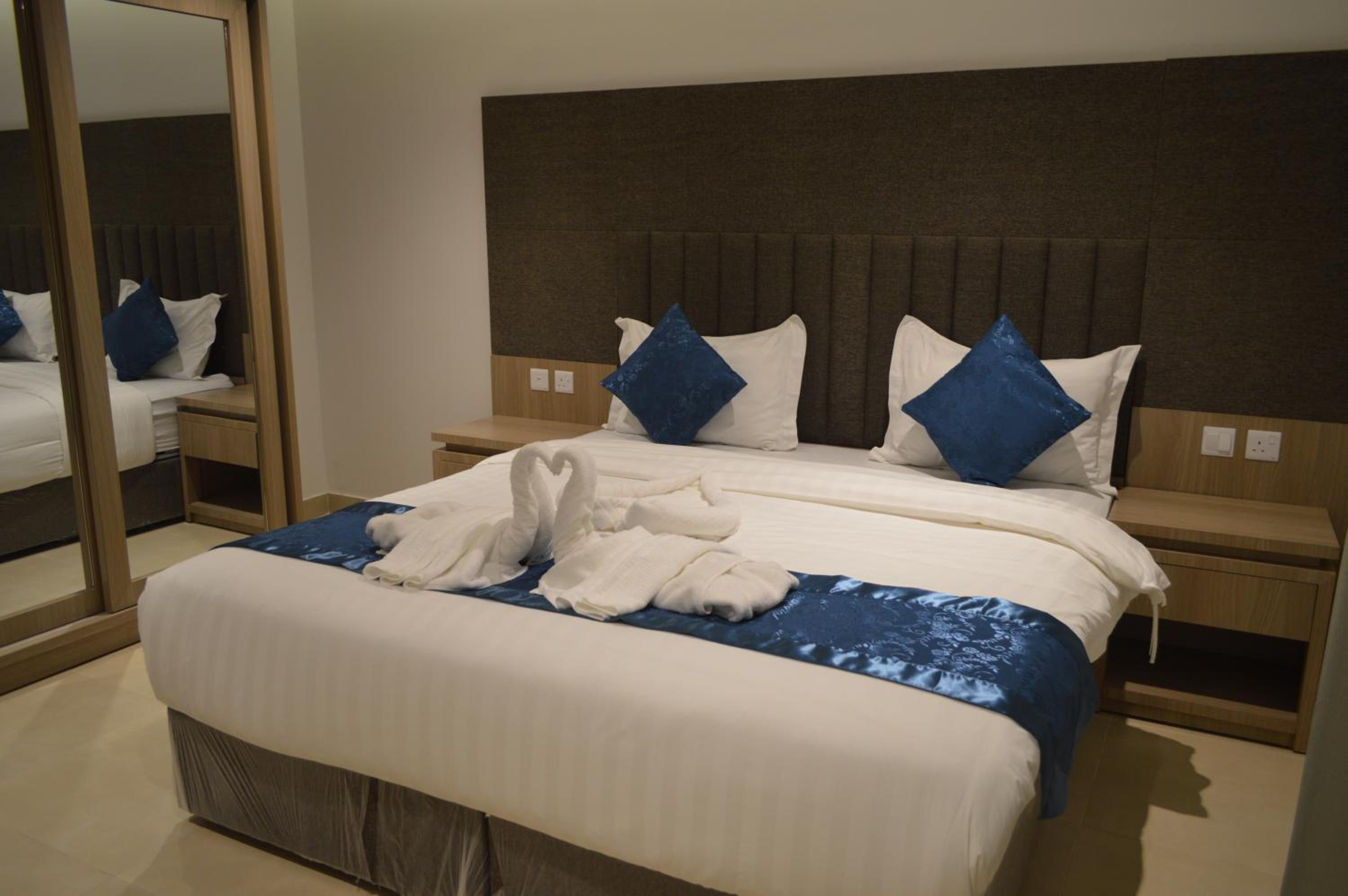 One-Bedroom Apartment - Photo 5