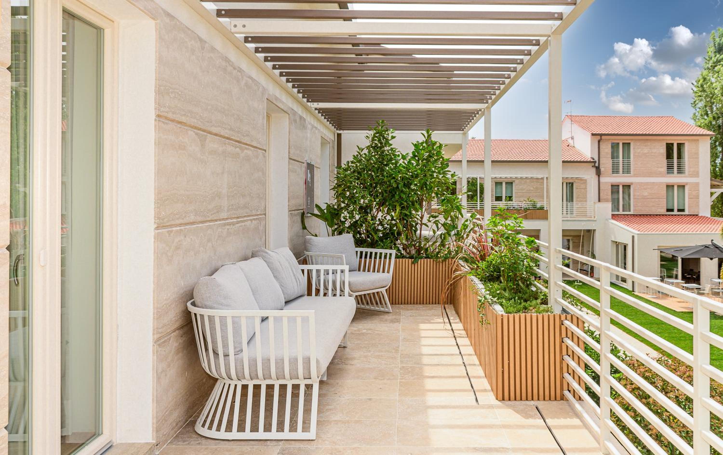 Family Suite with Balcony photo 2