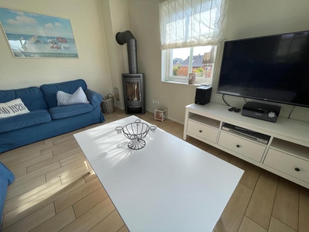 Three-Bedroom House photo 1